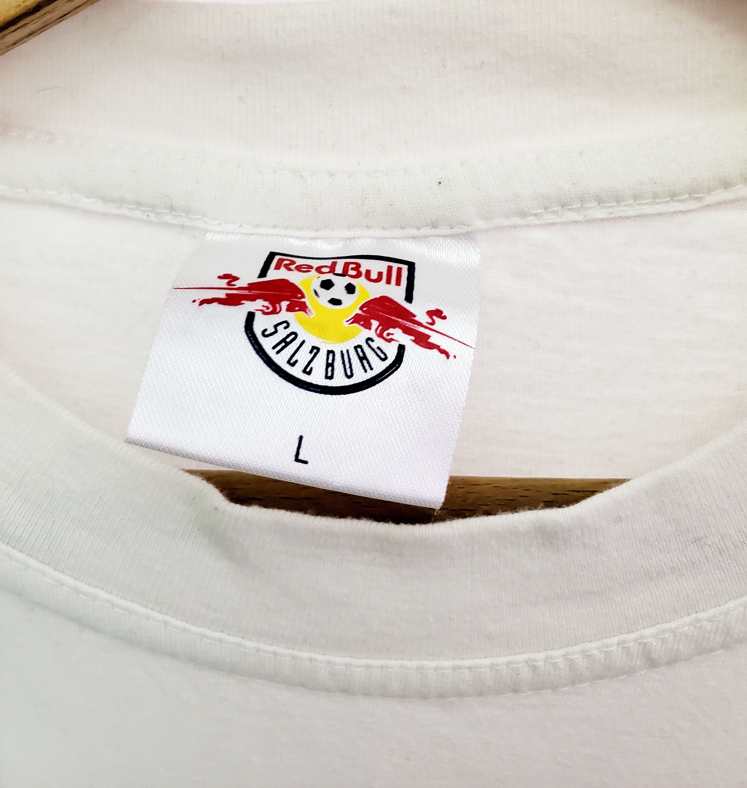 Vintage Vintage Red bull Zalzburg football soccer shirt sz L ideal Size US L / EU 52-54 / 3 - 4 Thumbnail