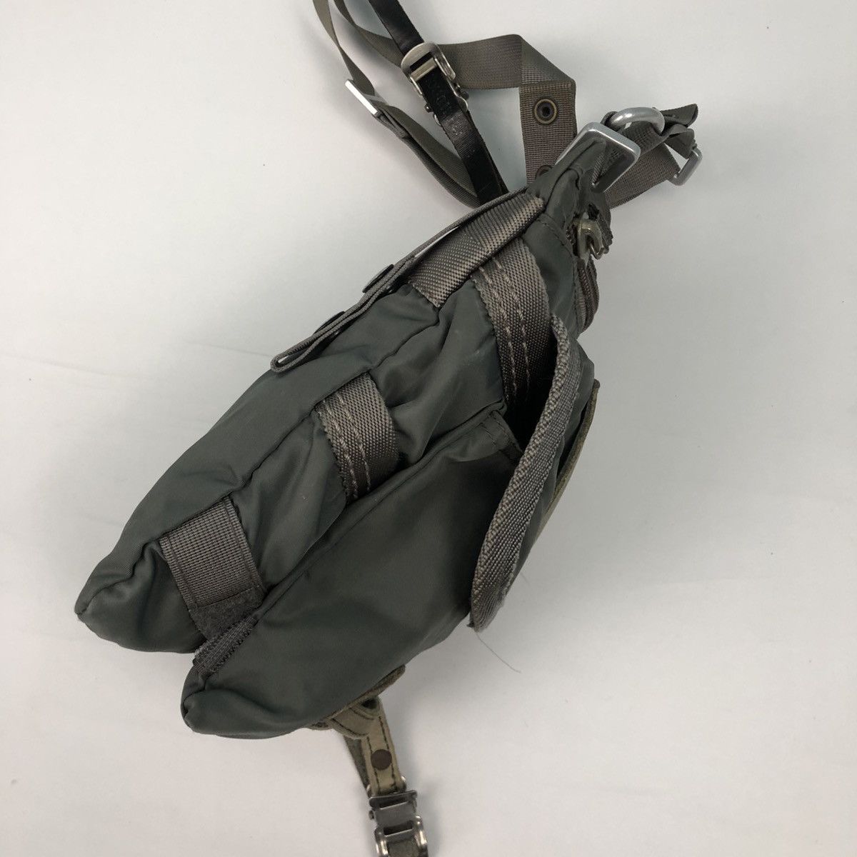 Japanese Brand + TOUGH PRODUCT SLING BAG MILITARY Size ONE SIZE - 8 Thumbnail