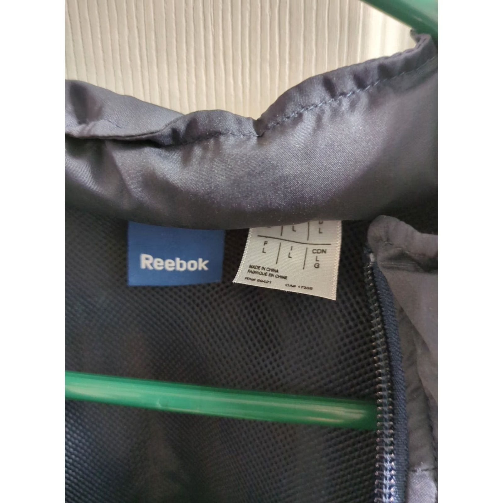 Reebok VINTAGE Reebok Dark Navy Hooded Mens LG Full Zip Windbreaker w/ Pockets 100% Polyester Size US L / EU 52-54 / 3 - 5 Thumbnail