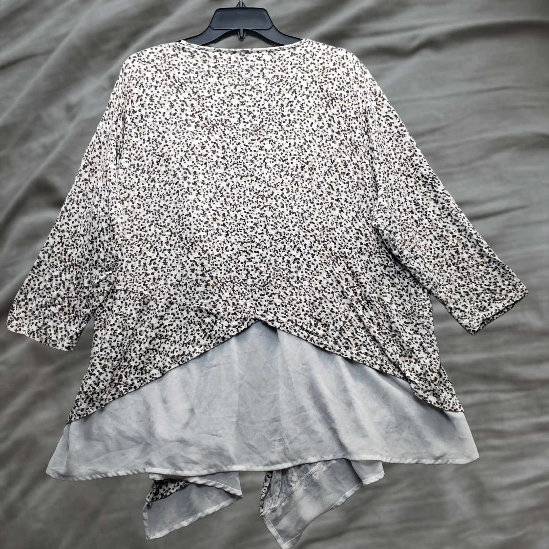 Vintage Lane Bryant Kimono Top Women's 18/20 Multi Leopard Print Long Sleeve Open Front Shirt Womens Size 18/20 Leopard Print Fashion Size XXL / US 16-18 / IT 52-54 - 1 Thumbnail