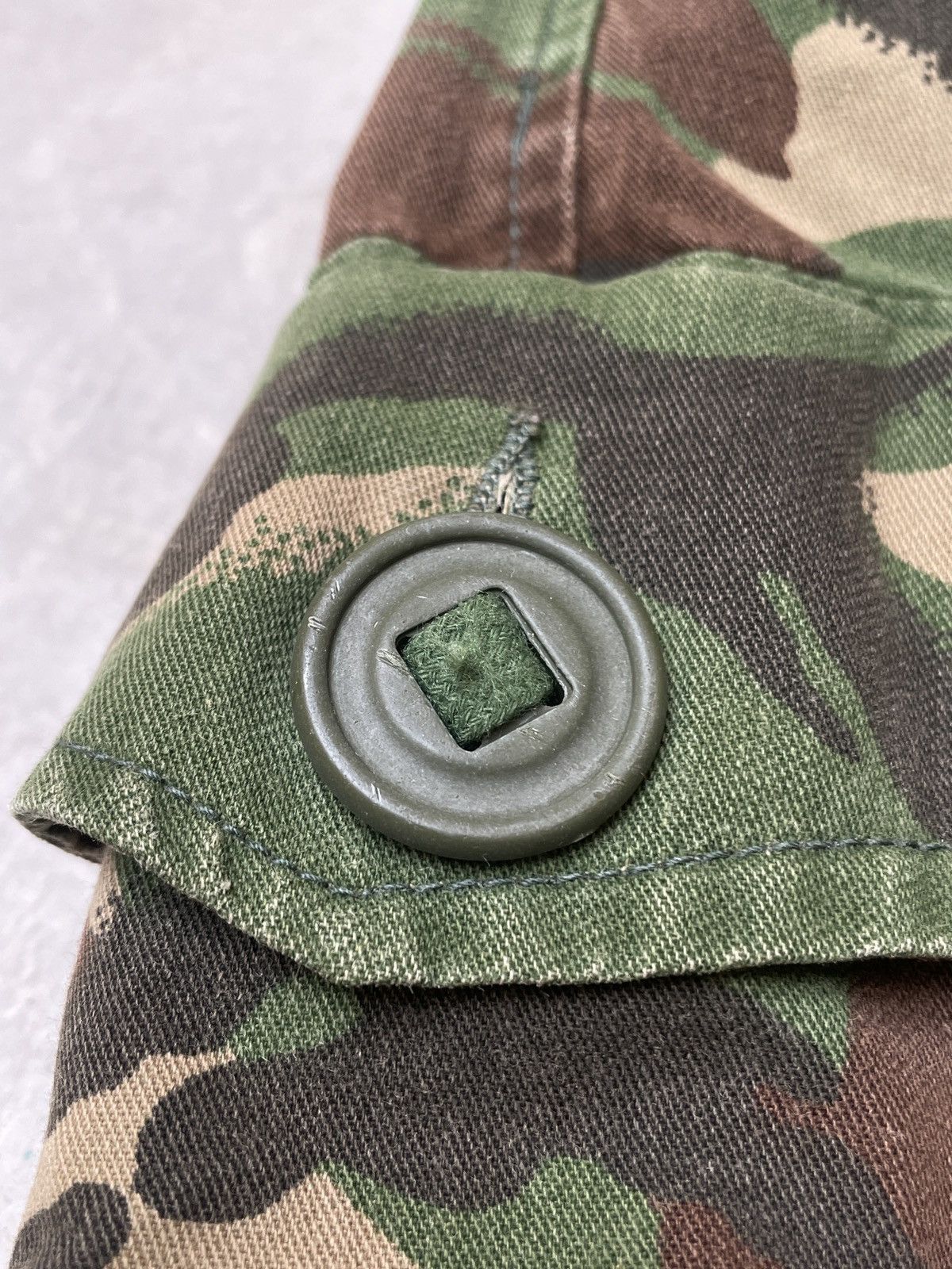 Vintage Vintage British Military Camo Cargo Pants DCTA Wide size 32 Size US 32 / EU 48 - 12 Thumbnail