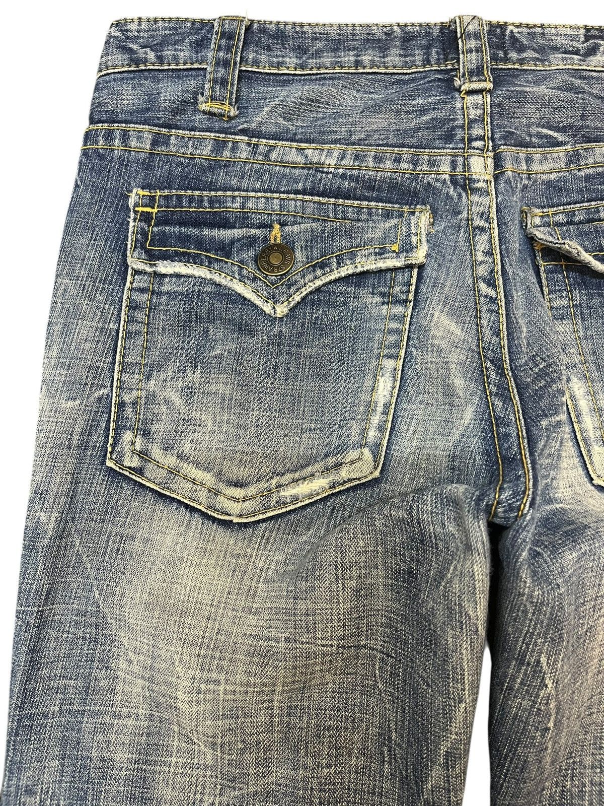 Japanese Brand × POST ARCHIVE FACTION (PAF) Vintage Leavs Strawberry Flare Faded Whiskers Grunge Denim Size US 31 - 7 Thumbnail