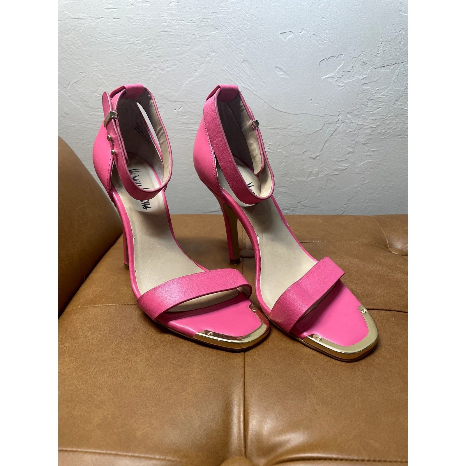 Neiman Marcus Vintage Pink Neiman Marcus Heels - Size 7 Size US 7 / IT 37 - 2 Thumbnail