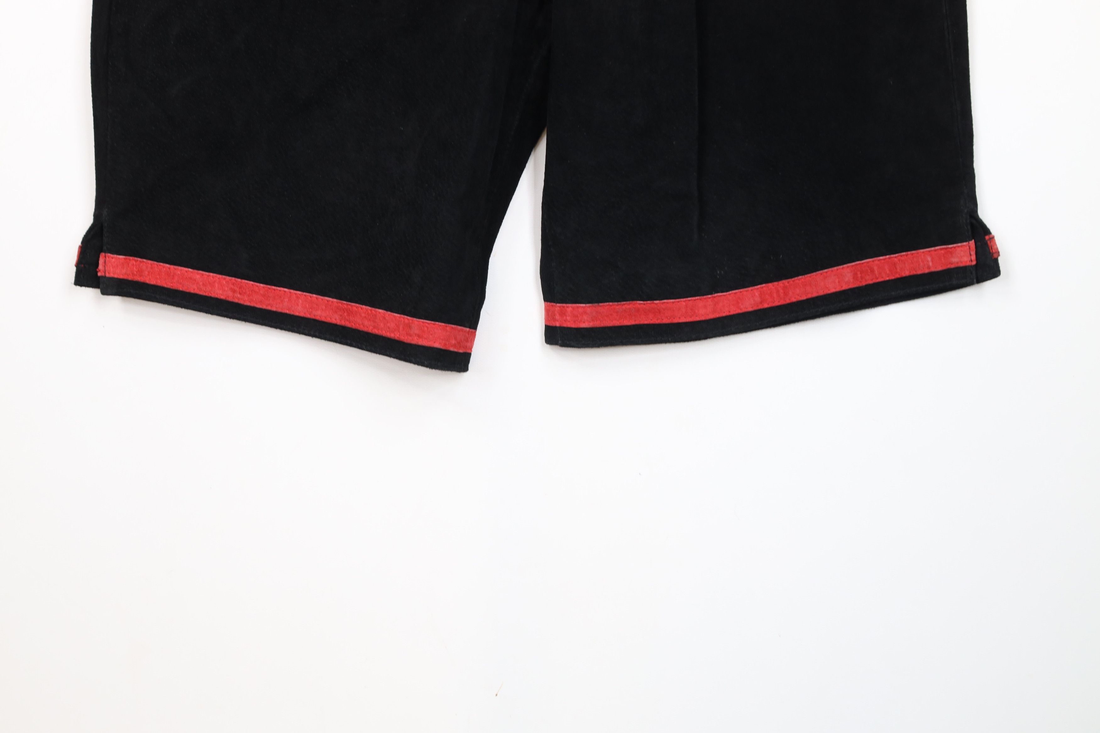 Vintage Vintage 90s Streetwear Striped Pleated Suede Leather Shorts Size US 30 / EU 46 - 4 Thumbnail