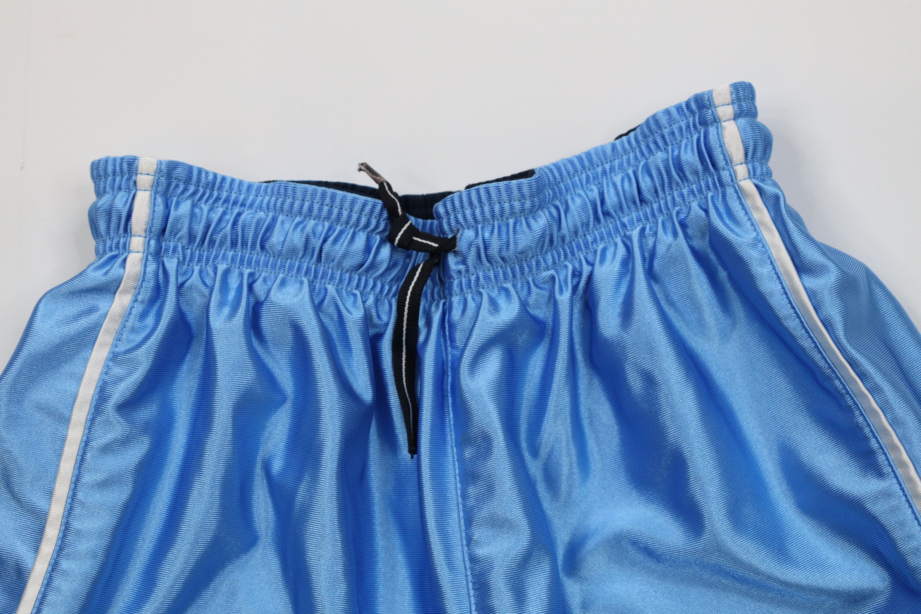 Nike Vintage 90s Y2K Nike Reversible Silky Basketball Shorts Size 24" / US 00 / IT 34 - 2 Thumbnail