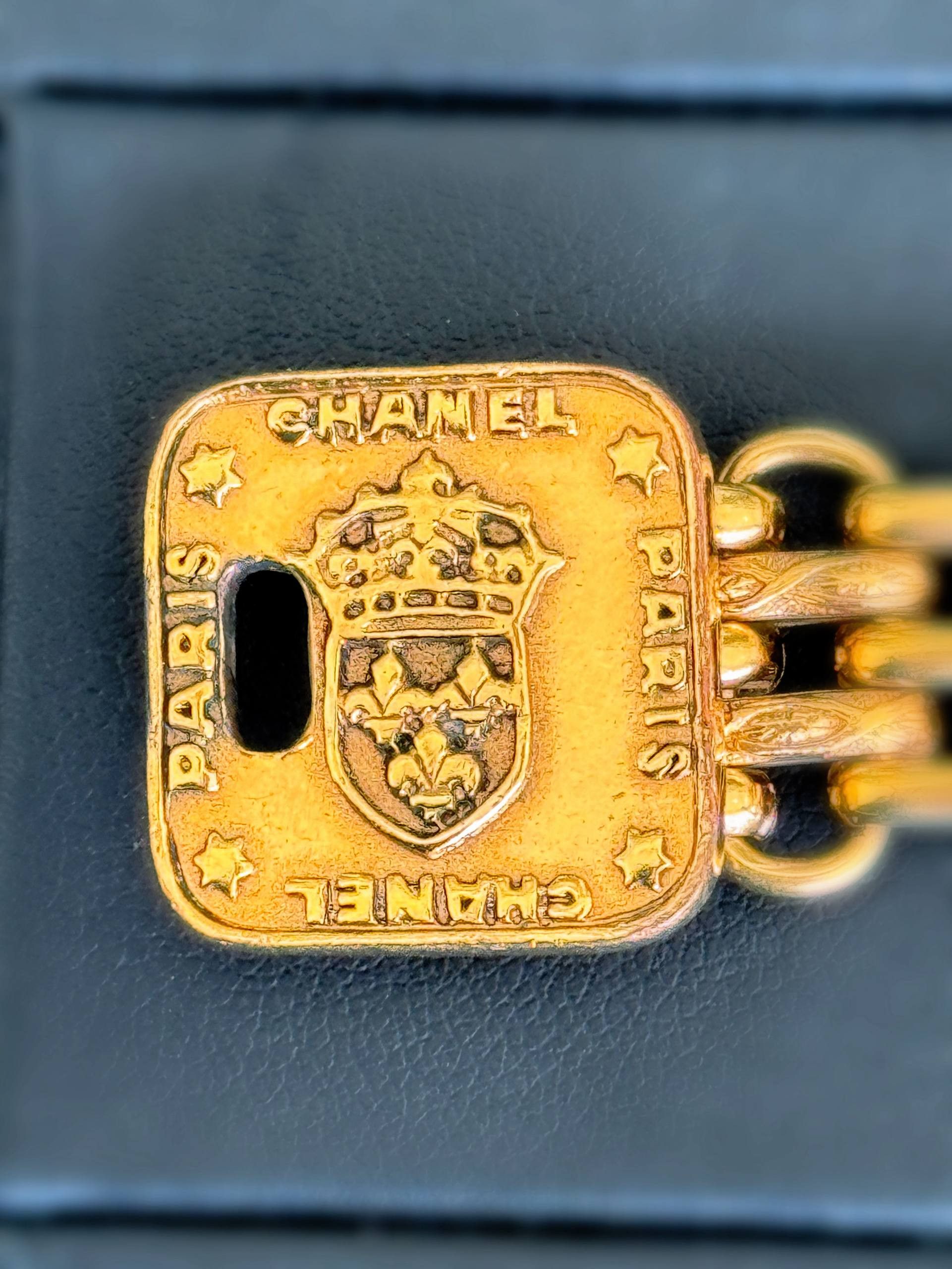 Chanel Chanel Sun & Crest Medallion Chain 7” Bracelet Gold Plated Size ONE SIZE - 12 Thumbnail