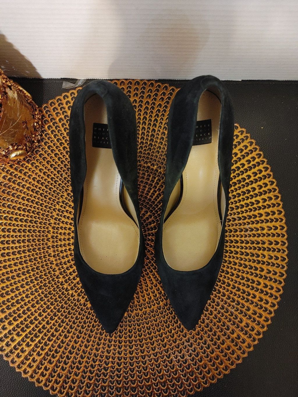 White House Black Market White House Black Market suede heels size 10m Size US 10 / IT 40 - 2 Thumbnail