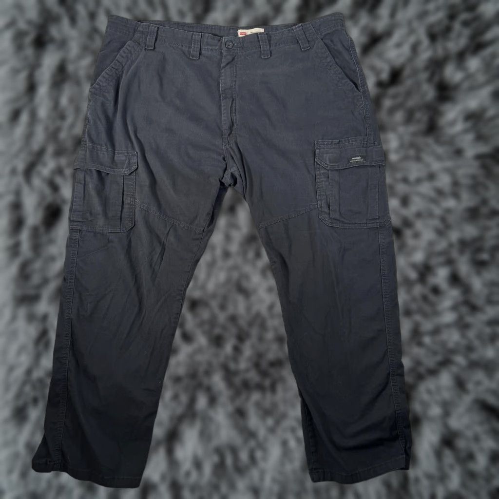 Wrangler Wrangler Cargo Pants Mens 44x30 Black Relaxed Fit Stretch Work Utility Pockets Pants Size US 44 / EU 60 - 1 Thumbnail