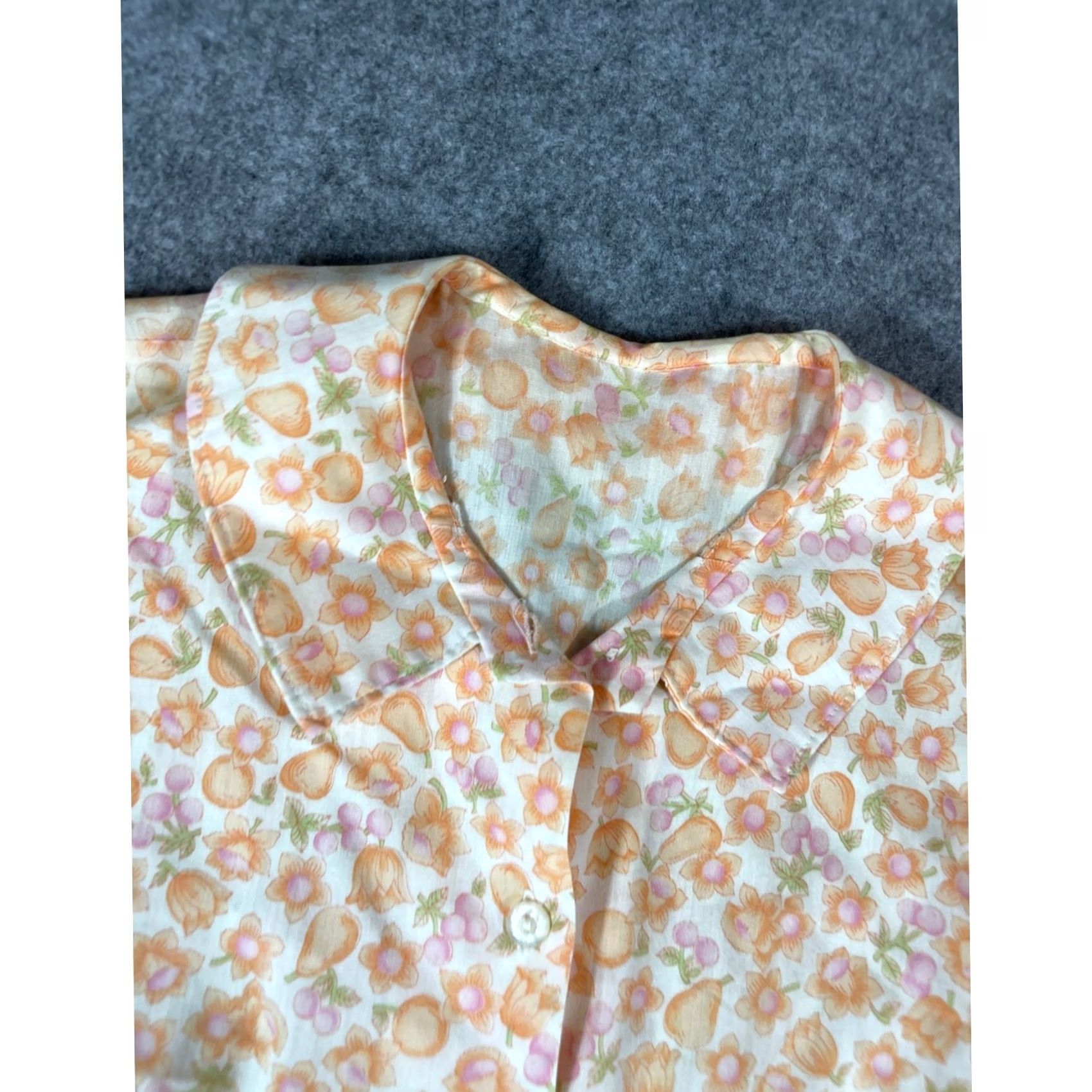Vintage VINTAGE Vintage Blouse Womens S Orange Floral Sleeveless Top Small Button Classic Y2K Size S / US 4 / IT 40 - 2 Thumbnail