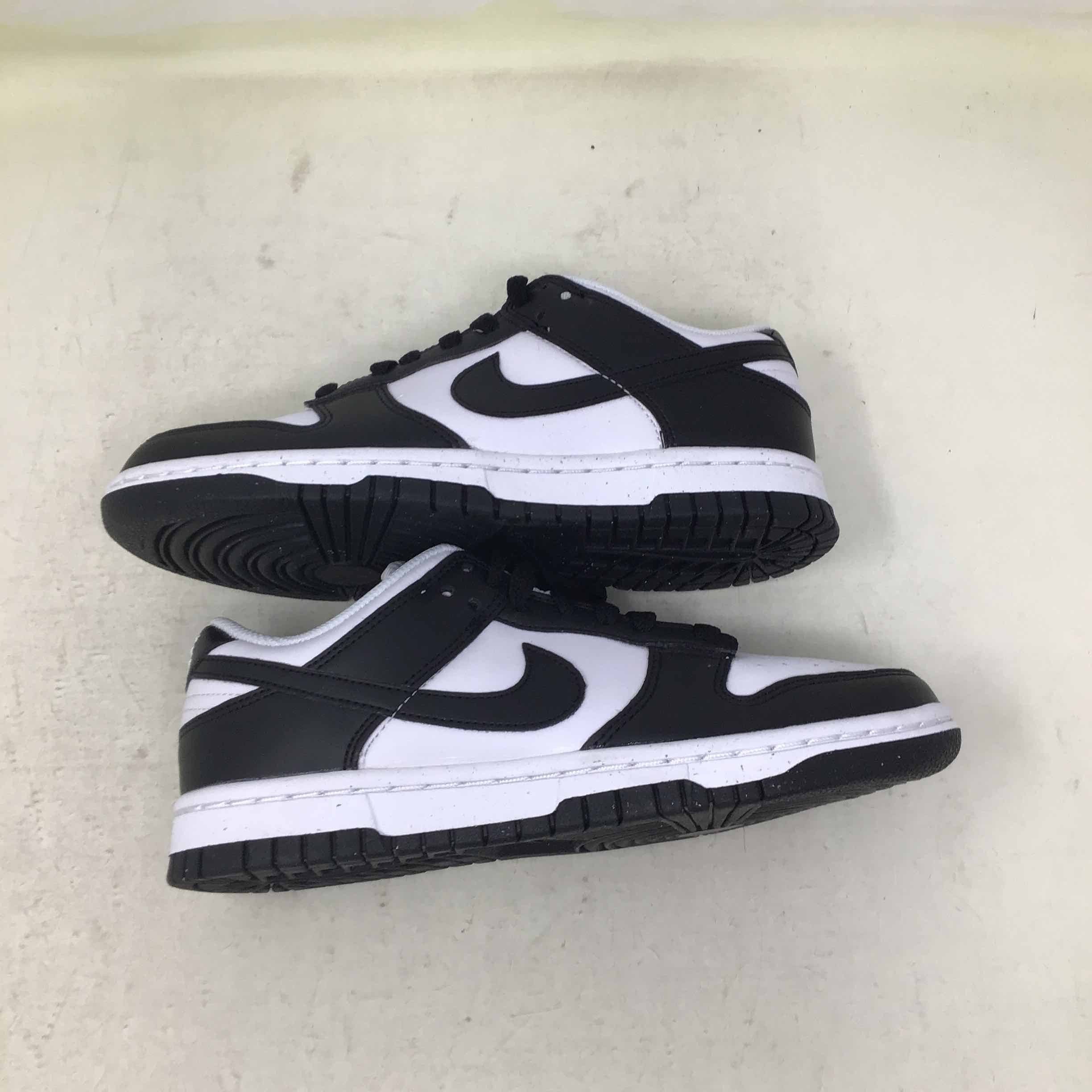 Wmns Dunk Low Next Nature Black White White Sockliner