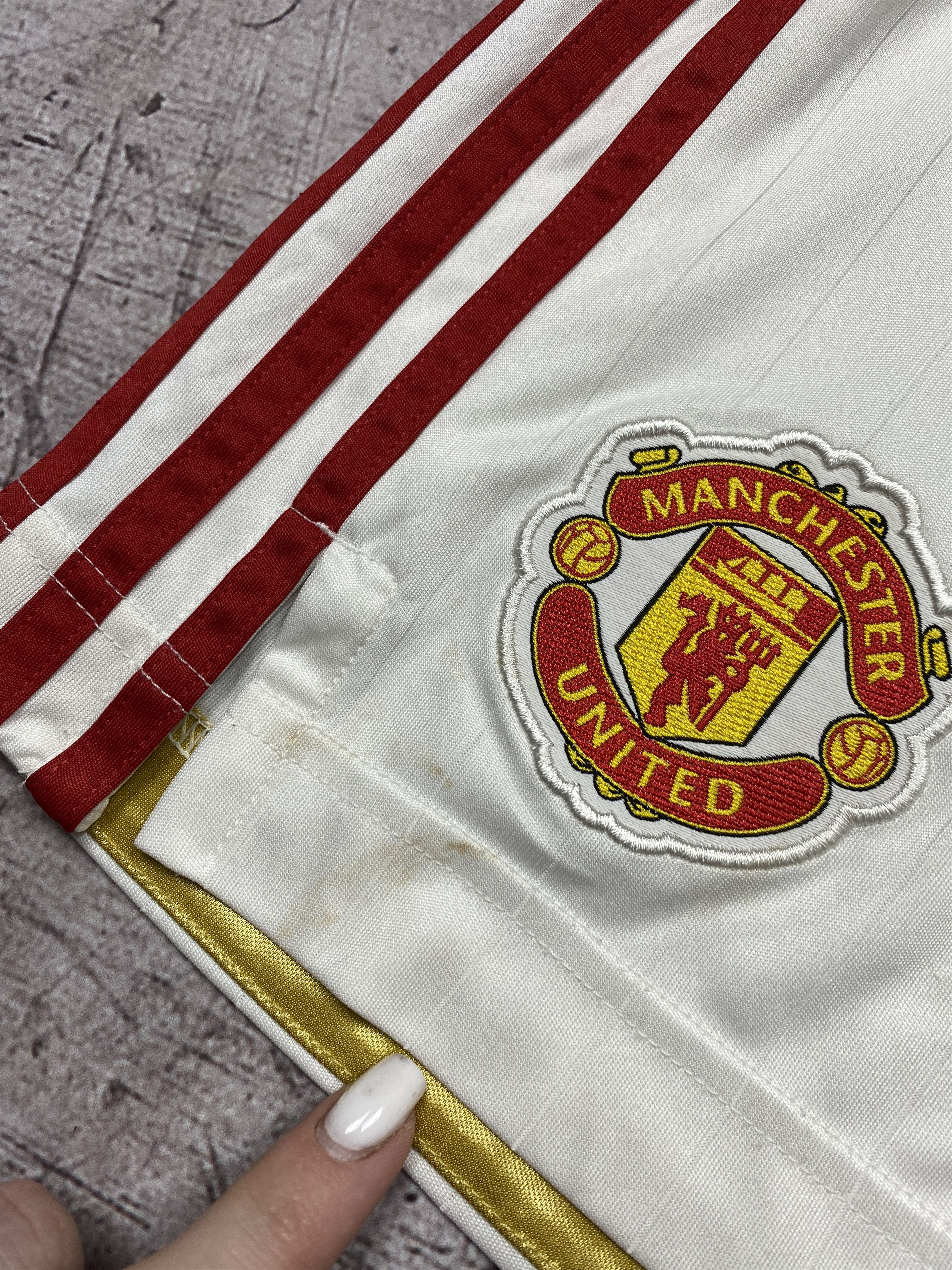 Adidas Adidas Manchester United Vintage Mens Shorts Size US 32 / EU 48 - 4 Thumbnail