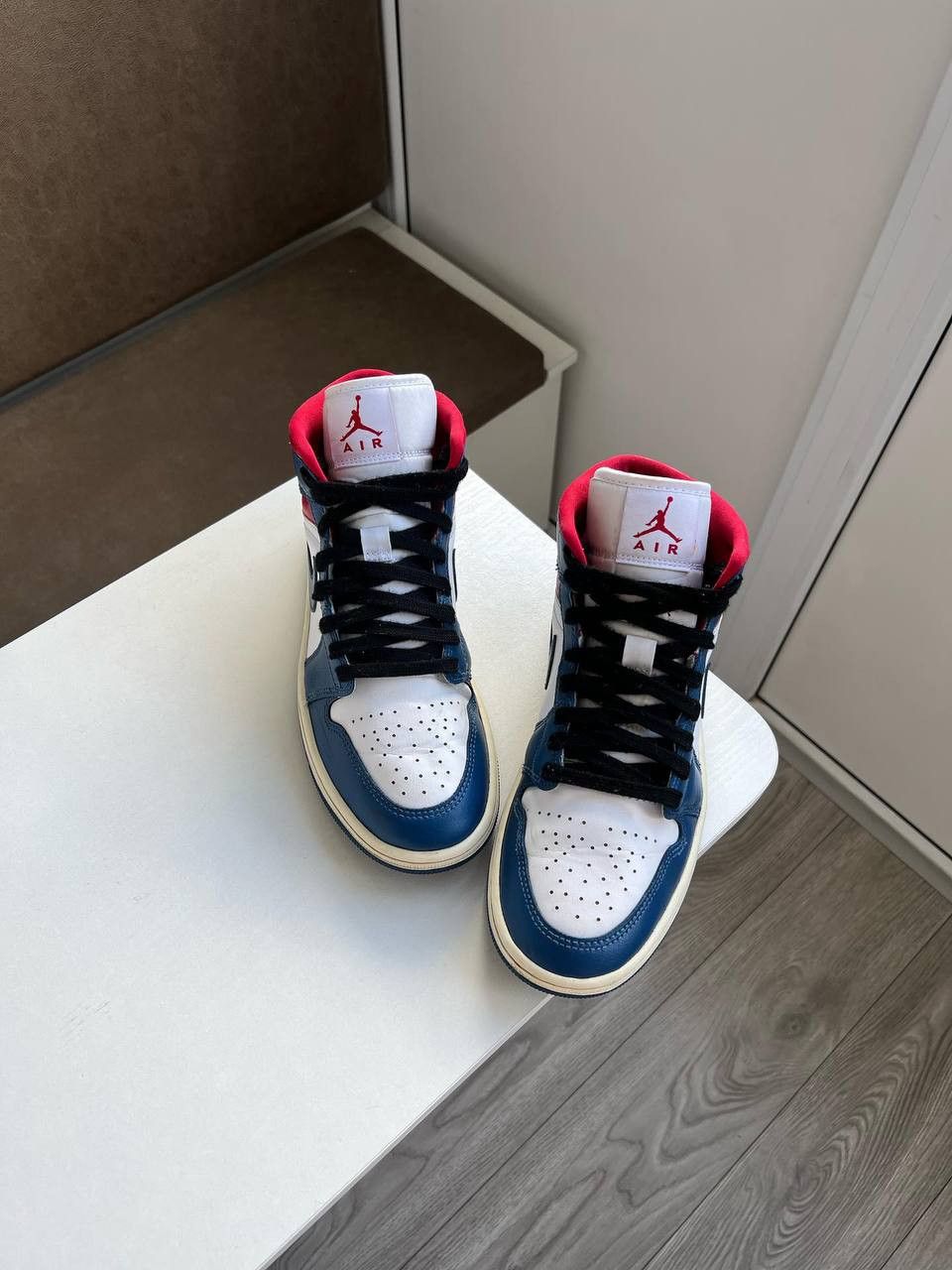 Nike Jordan 1 Mid BQ6472-146 Size US 7 / EU 40 - 3 Thumbnail