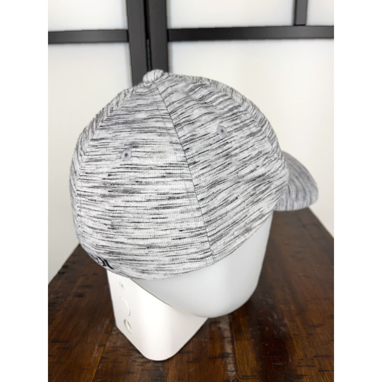 Hurley Hurley Baseball Cap Fitted Adult Medium White Black Cap Polo - (No abbreviations expanded) Size ONE SIZE - 7 Thumbnail