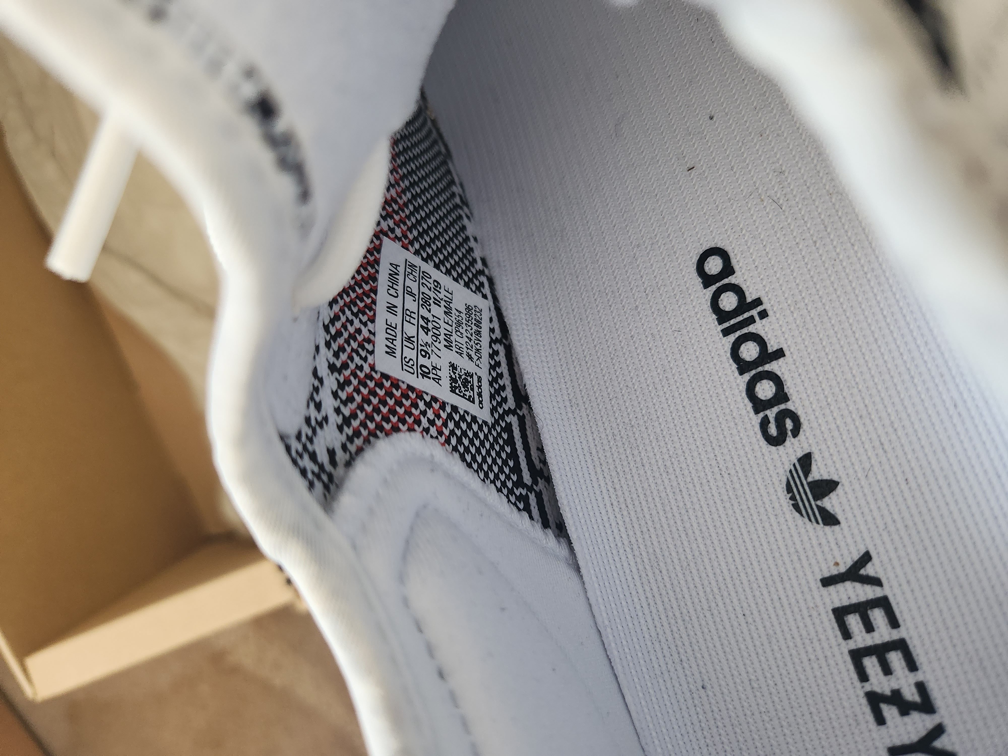 Adidas × Yeezy yeezy boost 350 v2 zebra Size US 10 / EU 43 - 6 Thumbnail