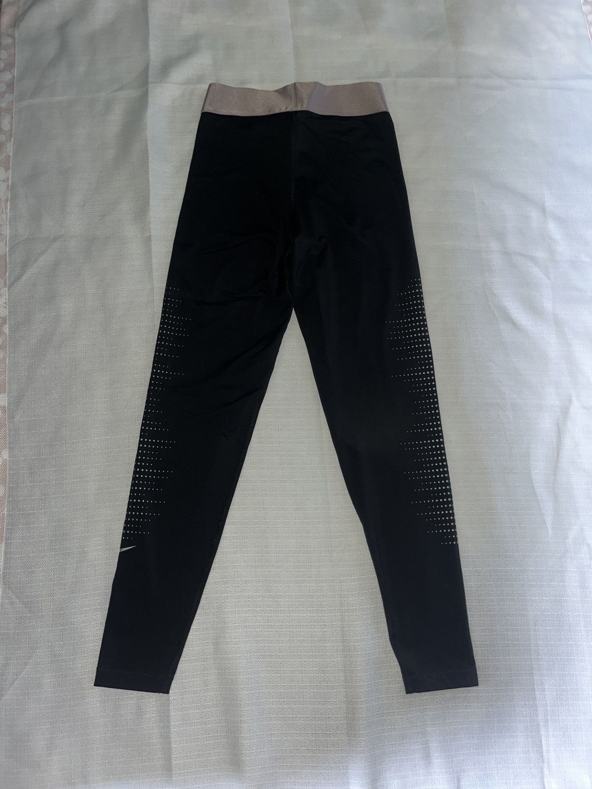 Nike Women's Nike Pro Black and Pink Leggings Size 30" / US 8 / IT 44 - 2 Thumbnail