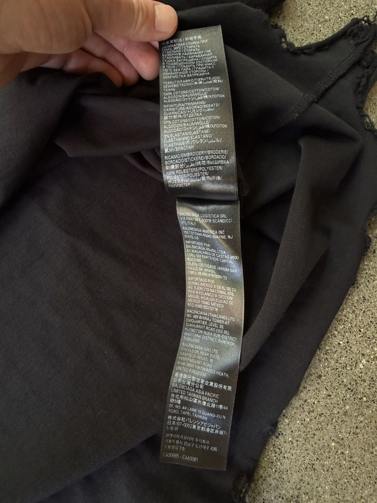 Balenciaga Demna Balenciaga Distressed Unity Shirt Size US M / EU 48-50 / 2 - 7 Thumbnail