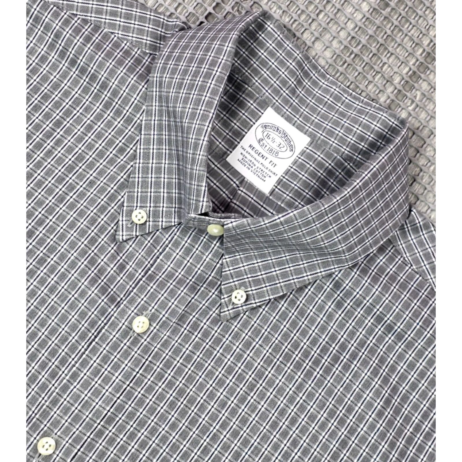 Brooks Brothers Brooks Brothers Button-Up Oxford Shirt Sz 16.5-32 Regent Gray Plaid Long Sleeve Mens Regular Slim Blue/Gray Oxford 1818 OCBD Modern Office Size US M / EU 48-50 / 2 - 7 Thumbnail