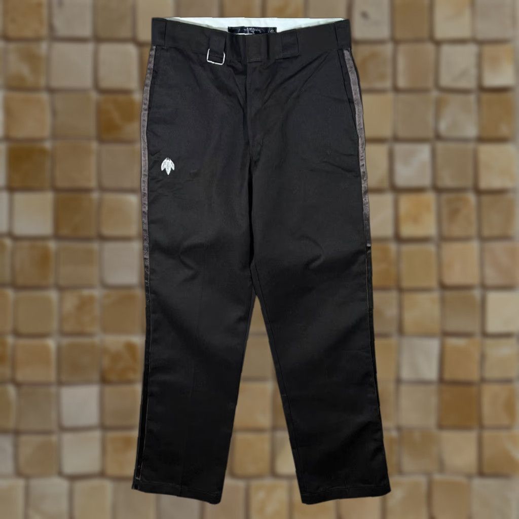 Dickies Dickies x Rehacer Streetwear Skater Dark Brown Chino Pants Trousers 32 x 32 Mens Regular Zip Fly Rise 15" Inside Leg 32" Brown Jeans Trousers DC32 Size US 32 / EU 48 - 1 Thumbnail