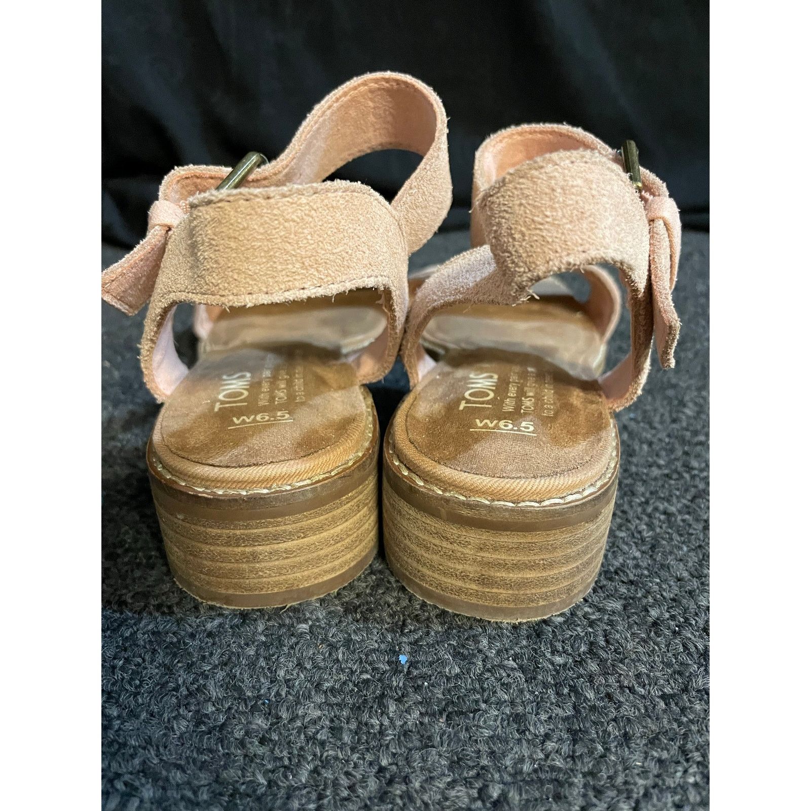 Toms TOMS Camilia Pink Suede Sandal Block Heel Ankle Strap 6.5 Size US 6.5 / IT 36.5 - 3 Thumbnail