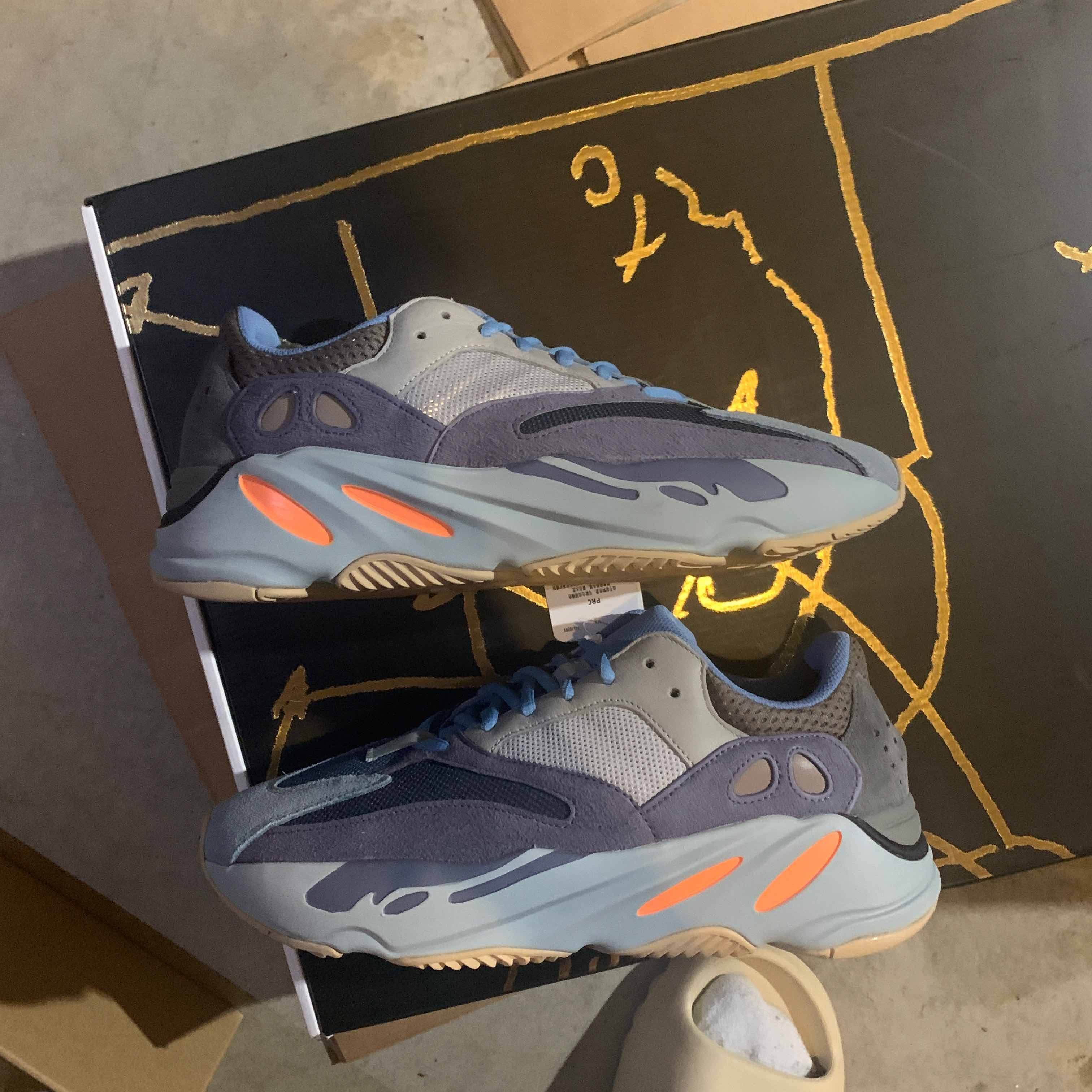 Yeezy Boost 700 Carbon Blue