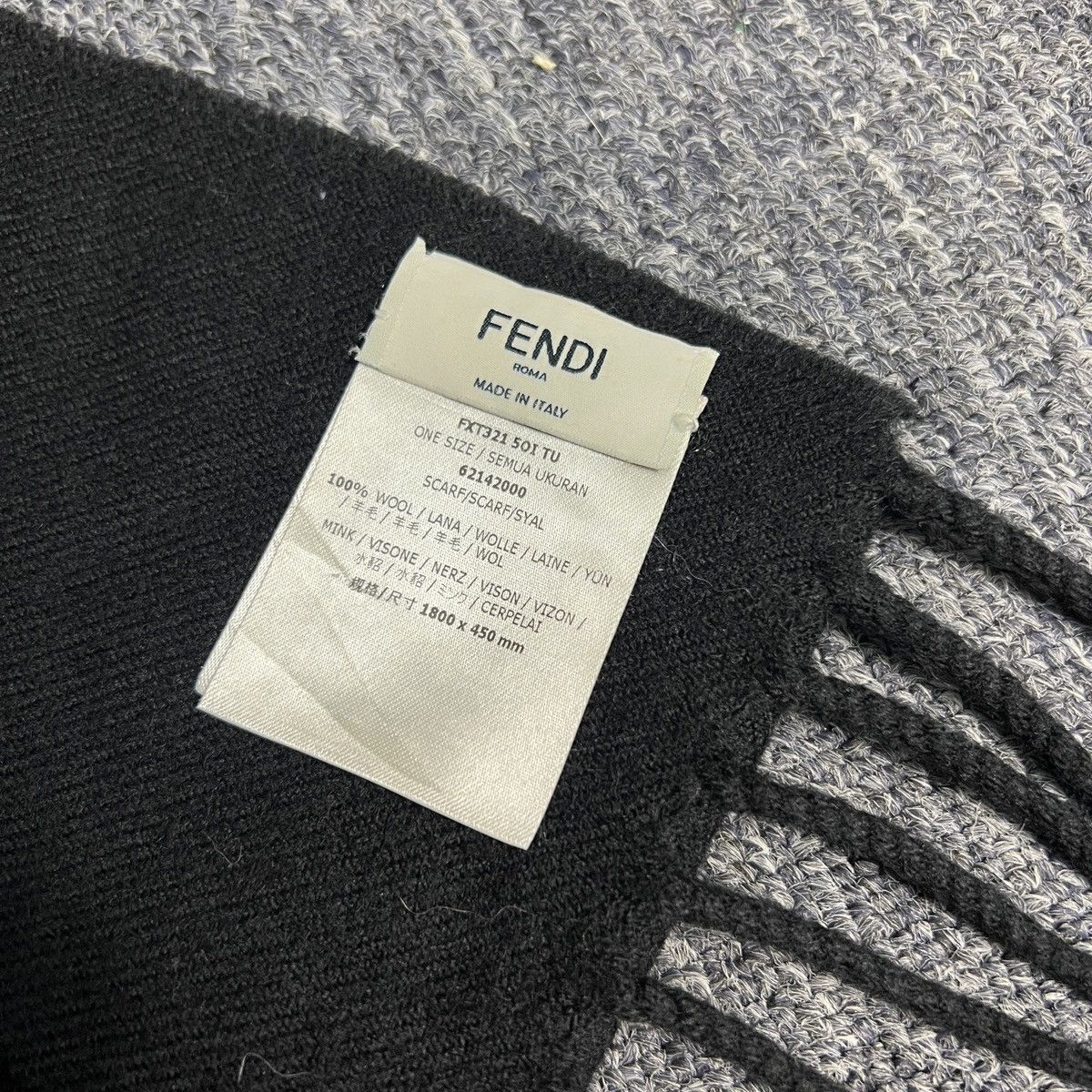 Fendi Authentic Fendi Mink Pom Pom / Scarves / Muffler Size ONE SIZE - 6 Thumbnail