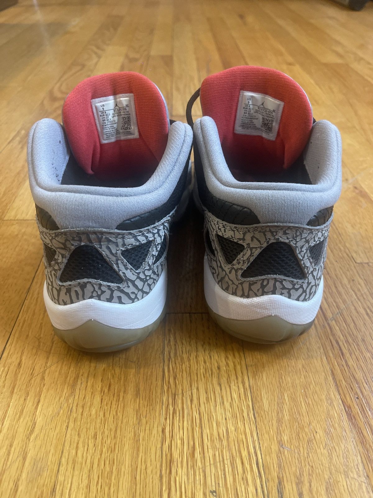 Jordan Brand JORDAN retro 11 Low Black cement Size US 9 / EU 42 - 4 Thumbnail