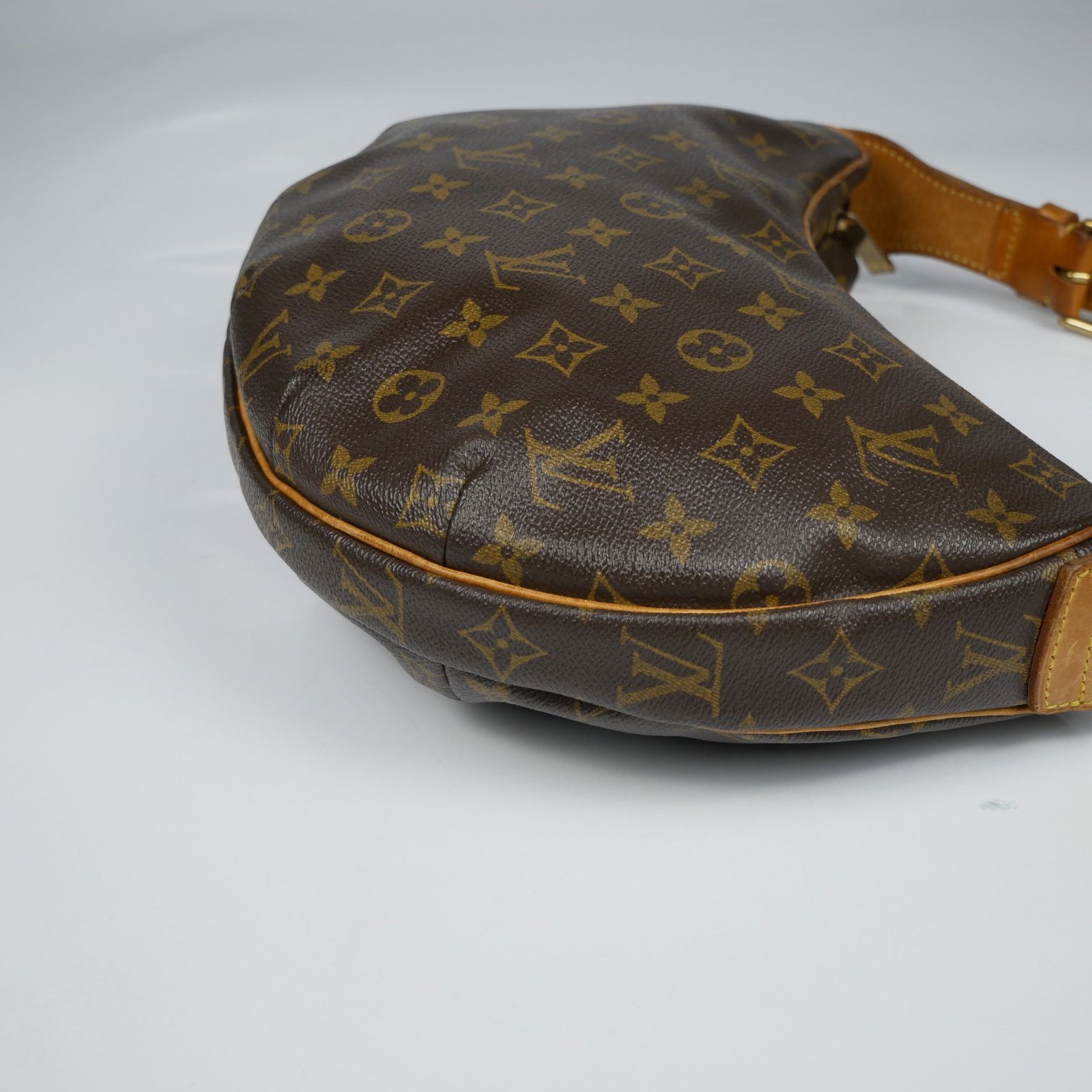 Louis Vuitton Louis Vuitton Croissant MM Bag Size ONE SIZE - 8 Thumbnail