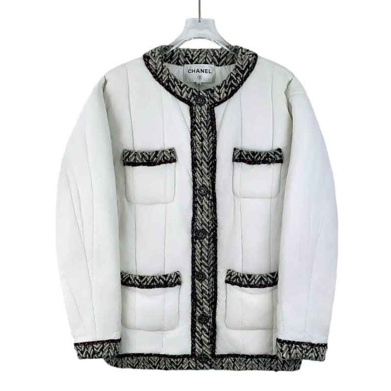 Chanel Chanel White Quilted Nylon Women's Jacket 0089 Size M / US 6-8 / IT 42-44 - 1 Thumbnail