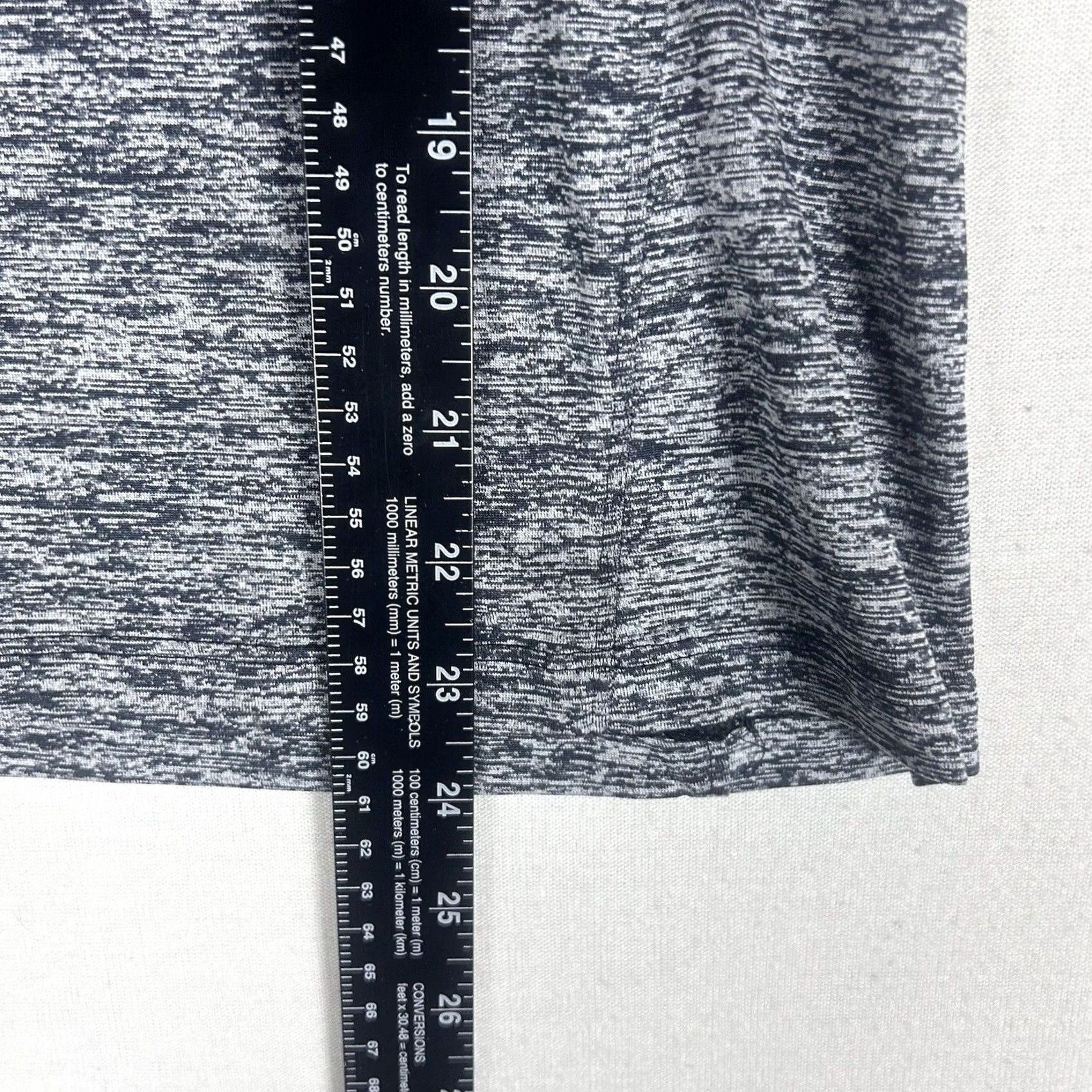 Under Armour Under Armour HeatGear 1/4 Zip Shirt Womens XS Gray Long Sleeve Run Gym Regular Fit Pullover Athletic Lightweight Breathable Sports Size XS / US 0-2 / IT 36-38 - 7 Thumbnail