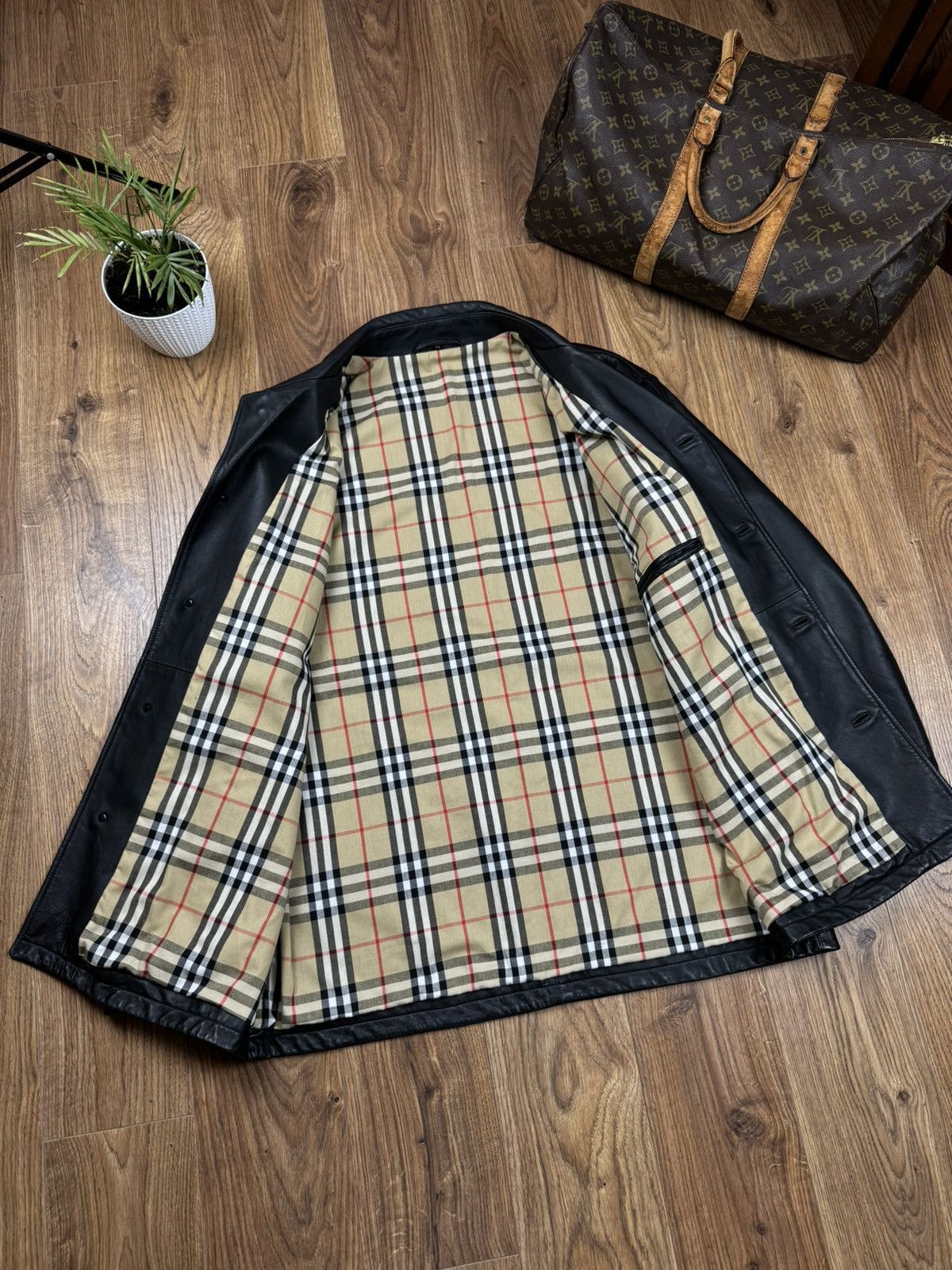Burberry Vintage leather jacket Burberry original luxury casual item Size US XL / EU 56 / 4 - 2 Thumbnail