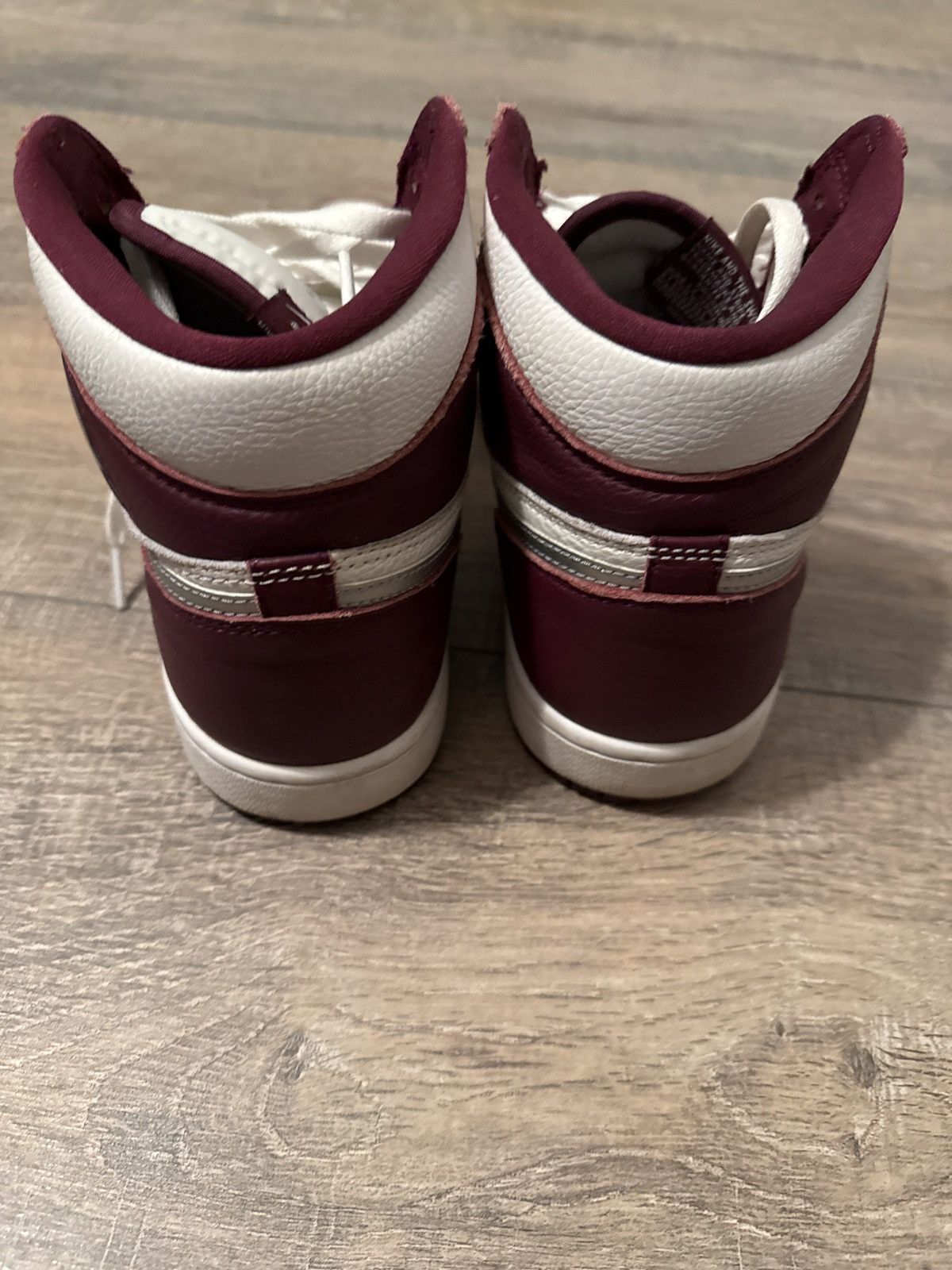 Jordan Brand × Nike Jordan 1 Bordeaux high Size US 10 / EU 43 - 2 Thumbnail