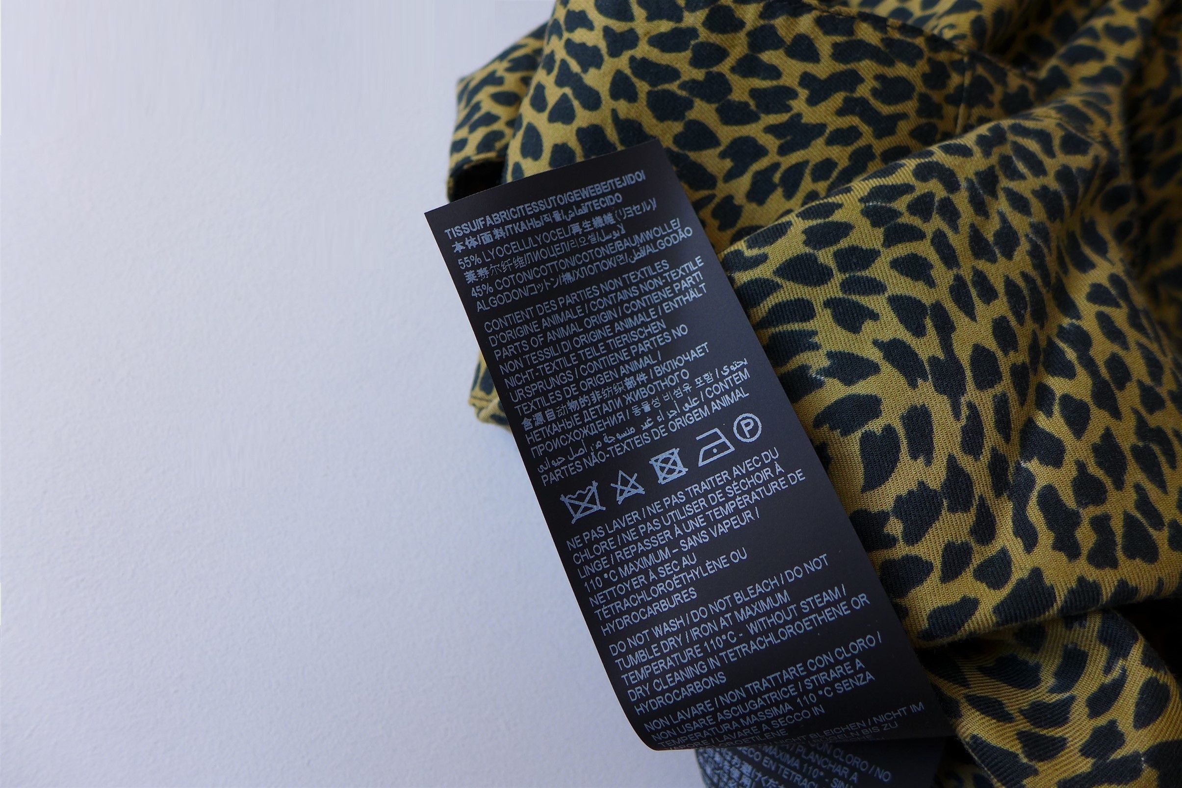Saint Laurent Paris Saint Laurent Leopard Print Short-Sleeve Shirt Size US XXL / EU 58 / 5 - 17 Thumbnail