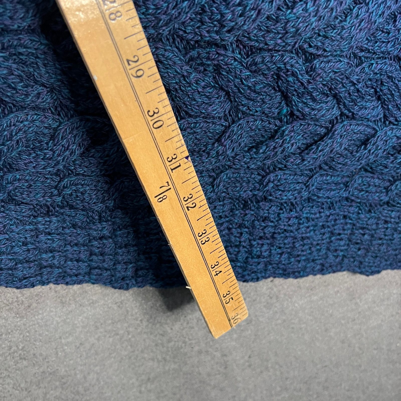 Aran Crafts Kiironan Merino Wool Women's V-Neck Poncho Size XL / US 12-14 / IT 48-50 - 5 Thumbnail