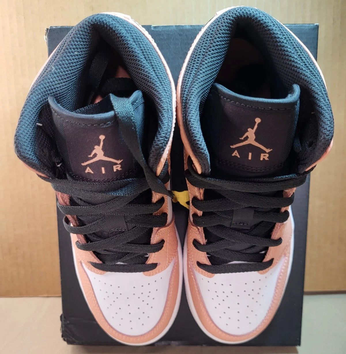 Nike Nike Air Jordan 1 Mid “Pink Quartz” (GS) – 555112‑603 Size US 6 / IT 36 - 5 Thumbnail