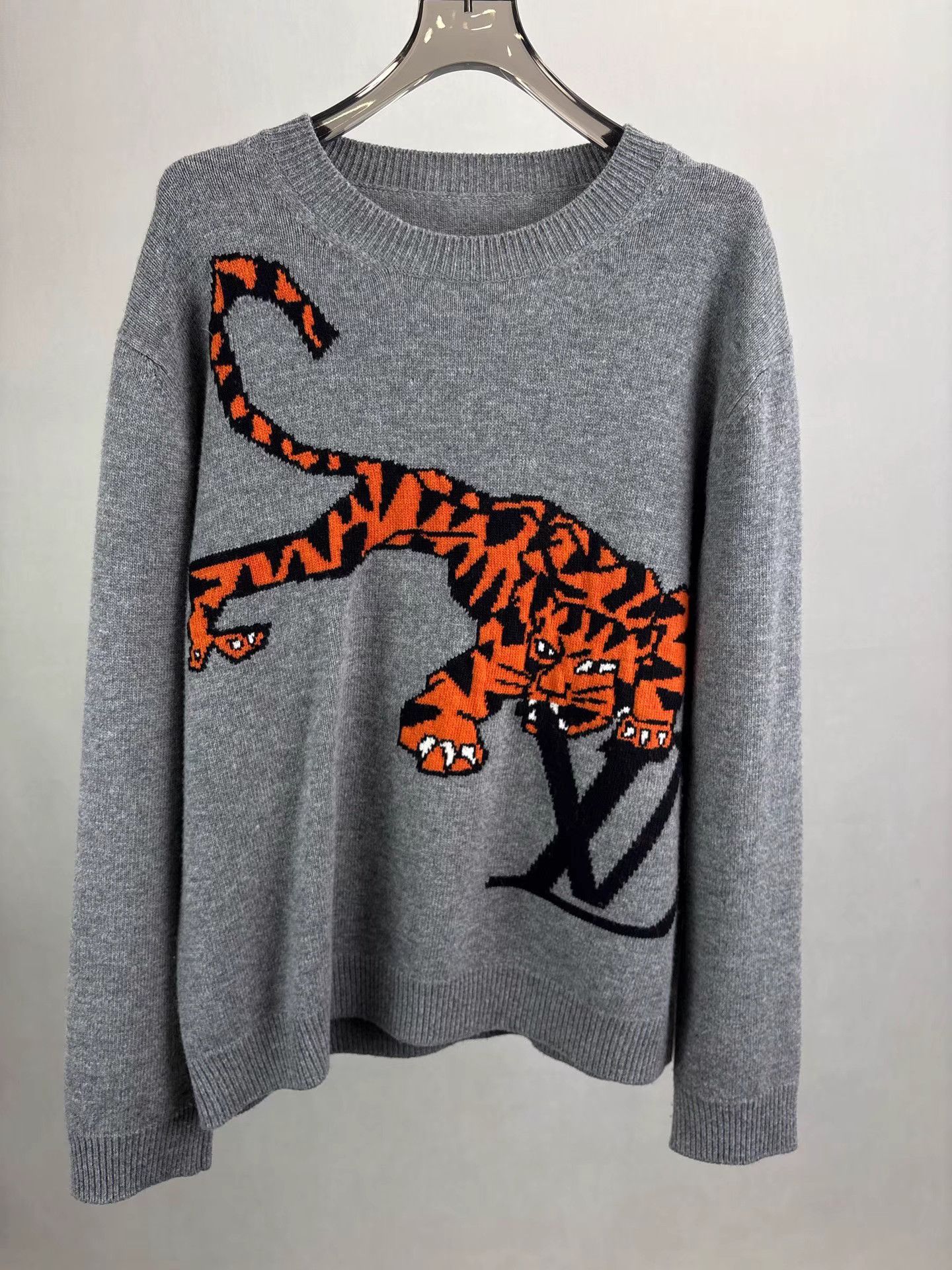 Louis Vuitton LV Grey Downhill Tiger LOGO Cashmere Sweater K1 Size US XL / EU 56 / 4 - 1 Thumbnail