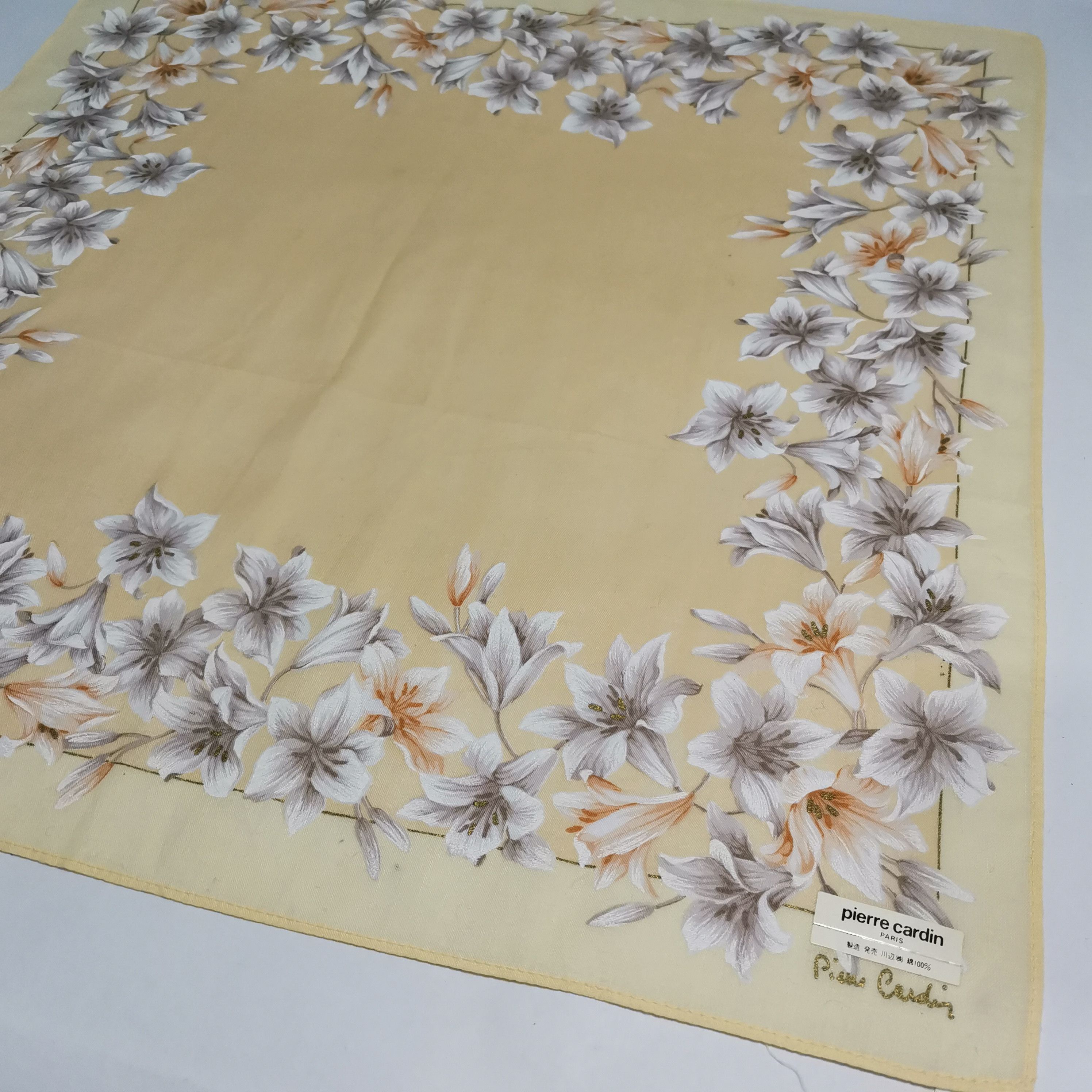 Pierre Cardin PIERRE CARDIN HANDKERCHIEF/ BANDANA/ SCARF Size ONE SIZE - 4 Thumbnail