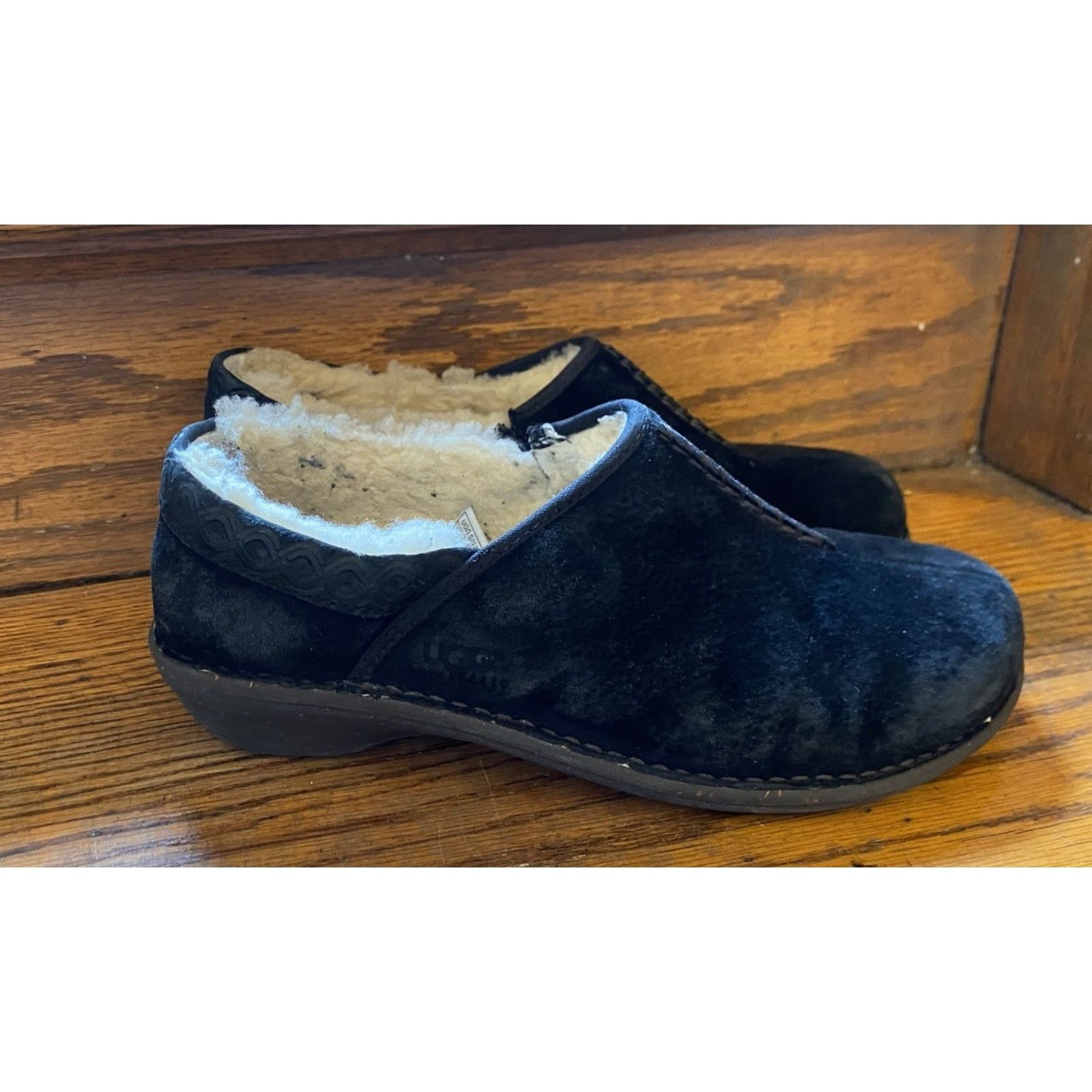 UGGs Black Women’s 10 Suede Sheepskin Slip On Shoes Clogs