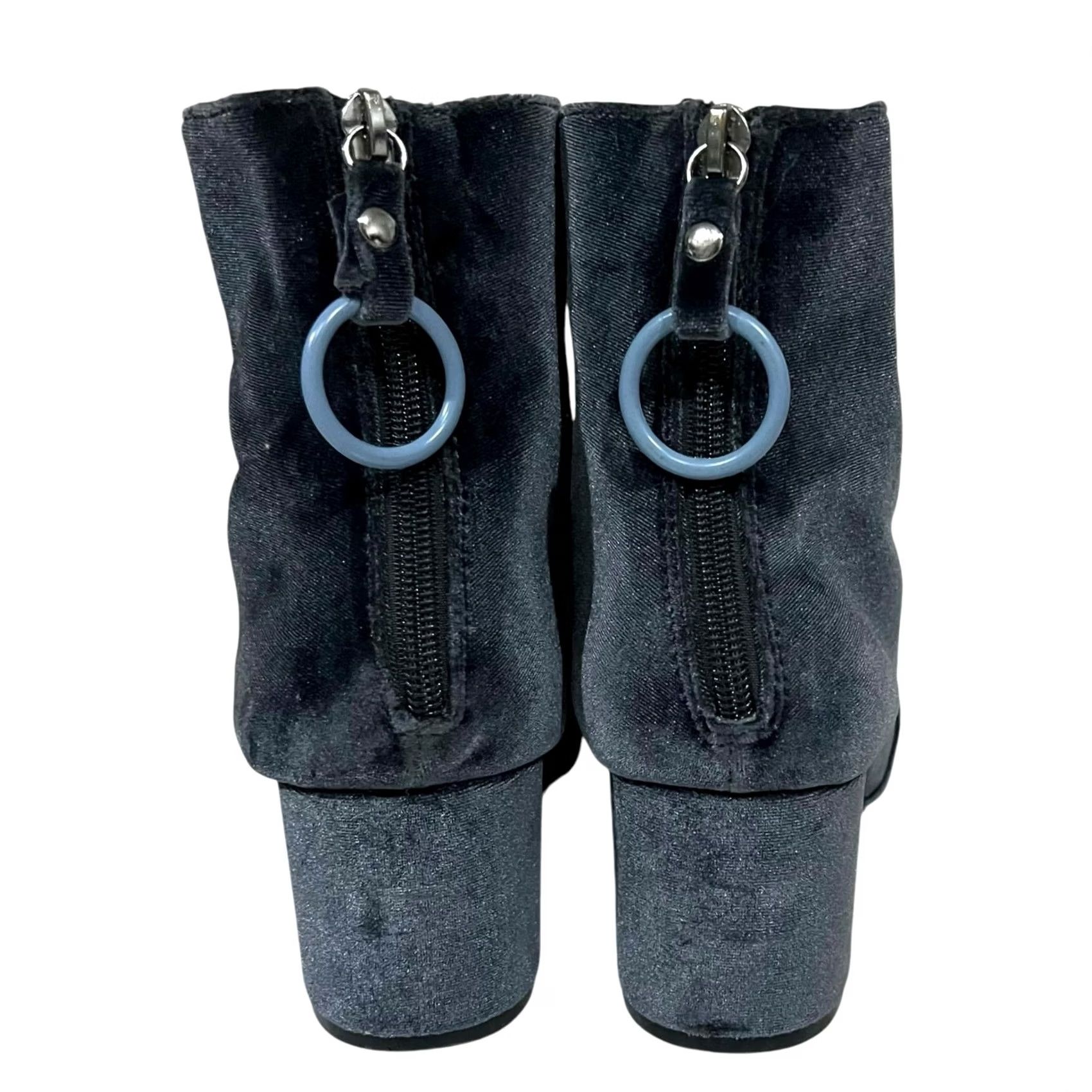 Urban Outfitters Urban Outfitters Velvet Ankle Boots Blue Heels Women’s Size 8 Bootie Women Blue Velvet Ankle Boot Urban Outfitters Shoes Size 8 Women’s Size US 8 / IT 38 - 7 Thumbnail