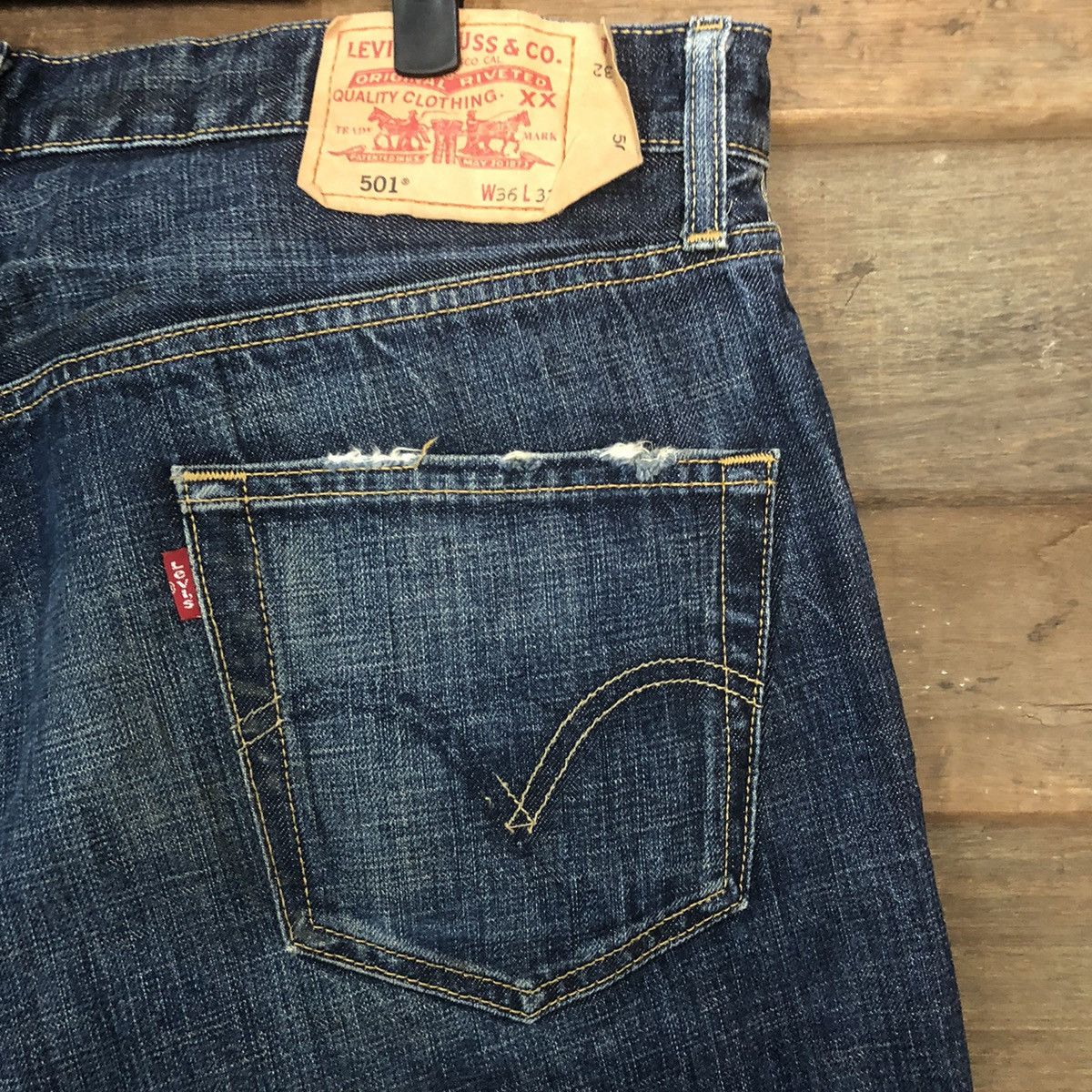 Levi's Levis Strauss & Co 501 Distressed Denim jeans Pants #7322 Size US 35 - 16 Thumbnail