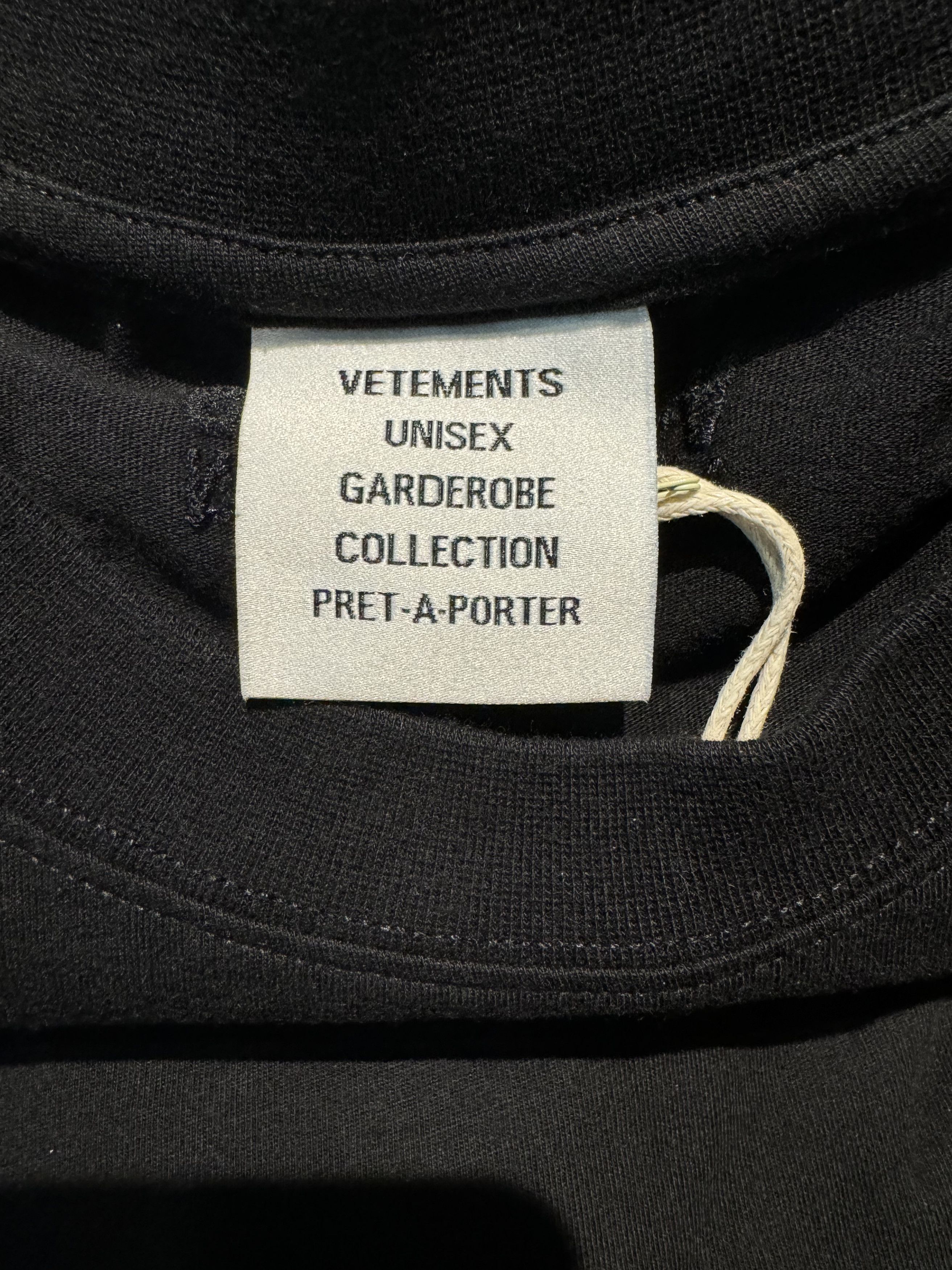 Vetements BLACK URBAN LOGO REGULAR FIT T-SHIRT Size US L / EU 52-54 / 3 - 3 Thumbnail