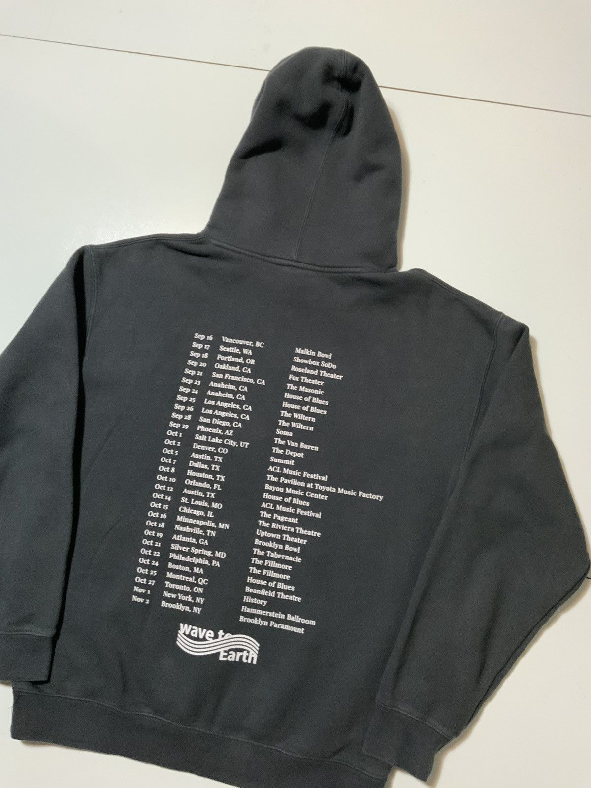 Other Wave To Earth Play With Earth 003 World Tour Official Hoodie Size US L / EU 52-54 / 3 - 4 Thumbnail