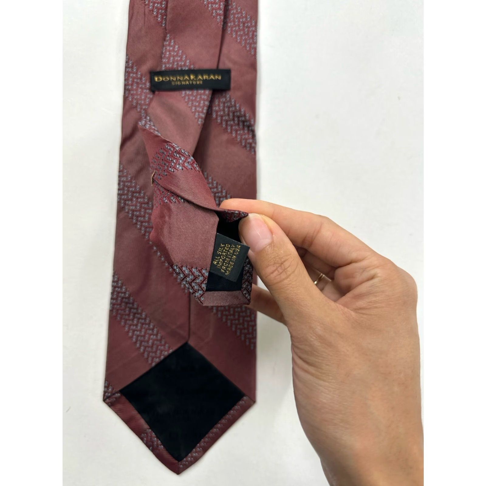 Donna Karan Vintage Donna Karan Neck Tie Men’s 56” Red Striped Silk USA Size ONE SIZE - 4 Thumbnail