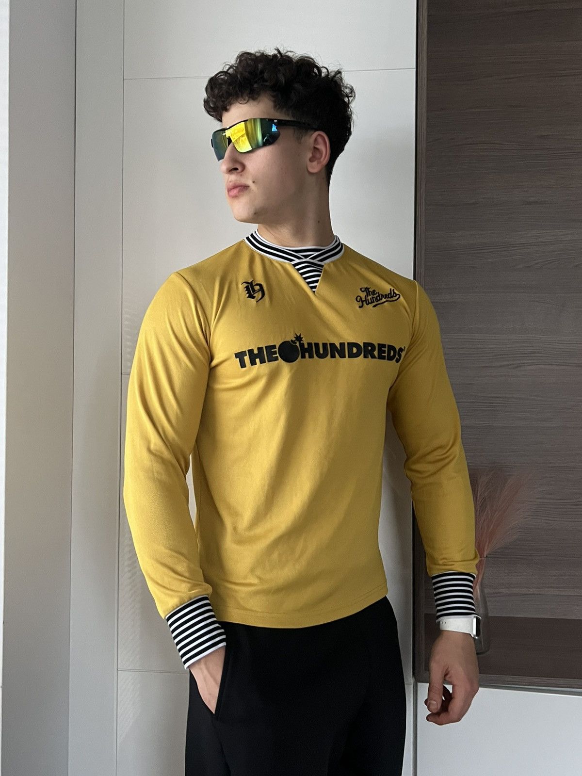 Japanese Brand × The Hundreds ‼️The Hundreds Big Printed Back Logo Jersey Style Tee‼️ Size US S / EU 44-46 / 1 - 20 Thumbnail