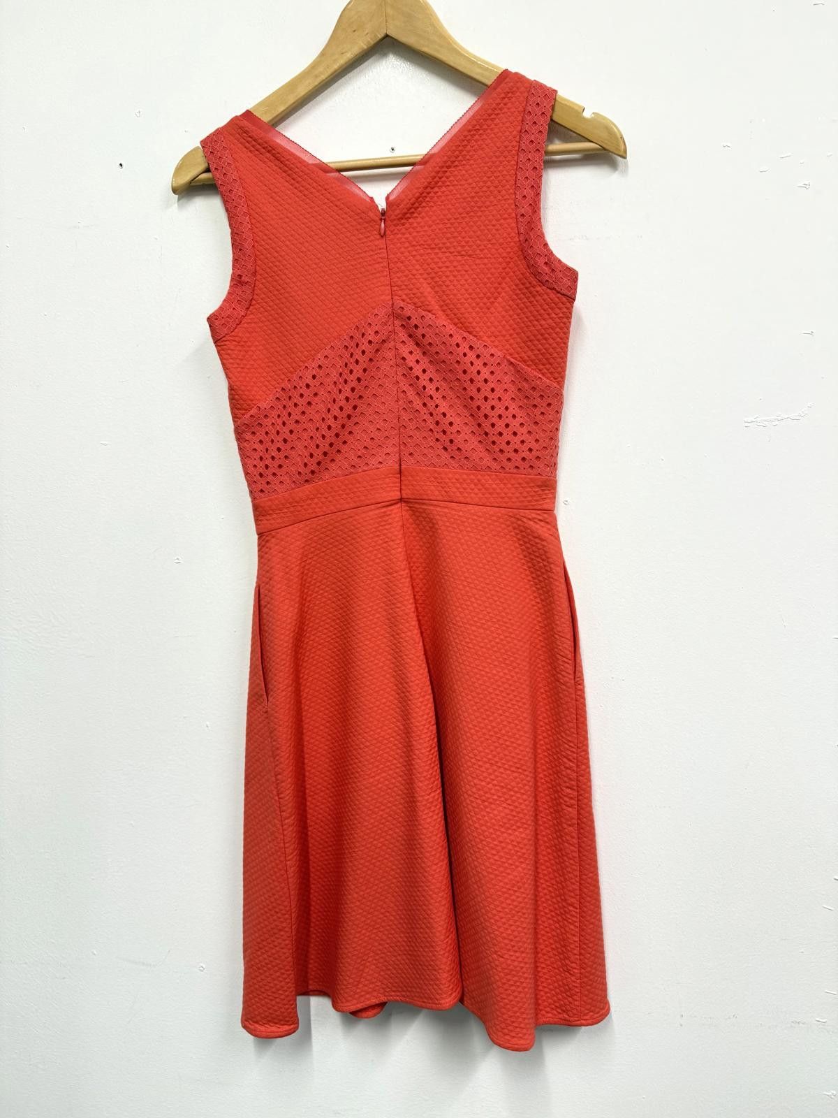 Reiss Reiss Red Textured Sleeveless Dress UK Size 6 / US 0 / EU 32 Size XS / US 0-2 / IT 36-38 - 4 Thumbnail