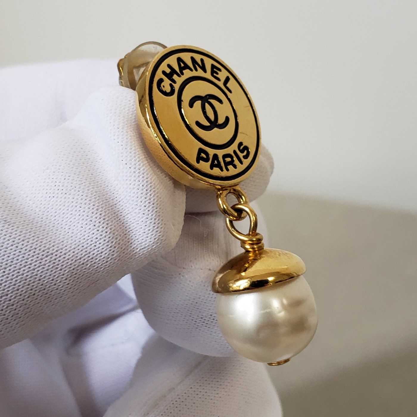 Chanel Chanel Paris CC Faux Pearl Dangle Clip On Size ONE SIZE - 12 Thumbnail