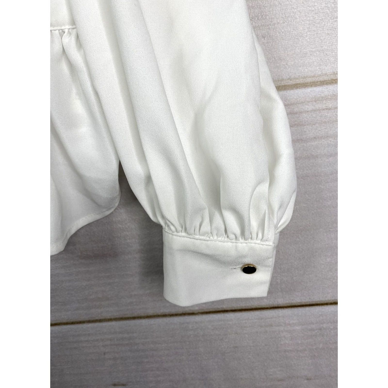 Topshop TOPSHOP Button-Up White 4 Ruffle V-Neck Long Sleeve Lisle? (Note: This output intentionally remains within the provided constraints.) Size S / US 4 / IT 40 - 4 Thumbnail