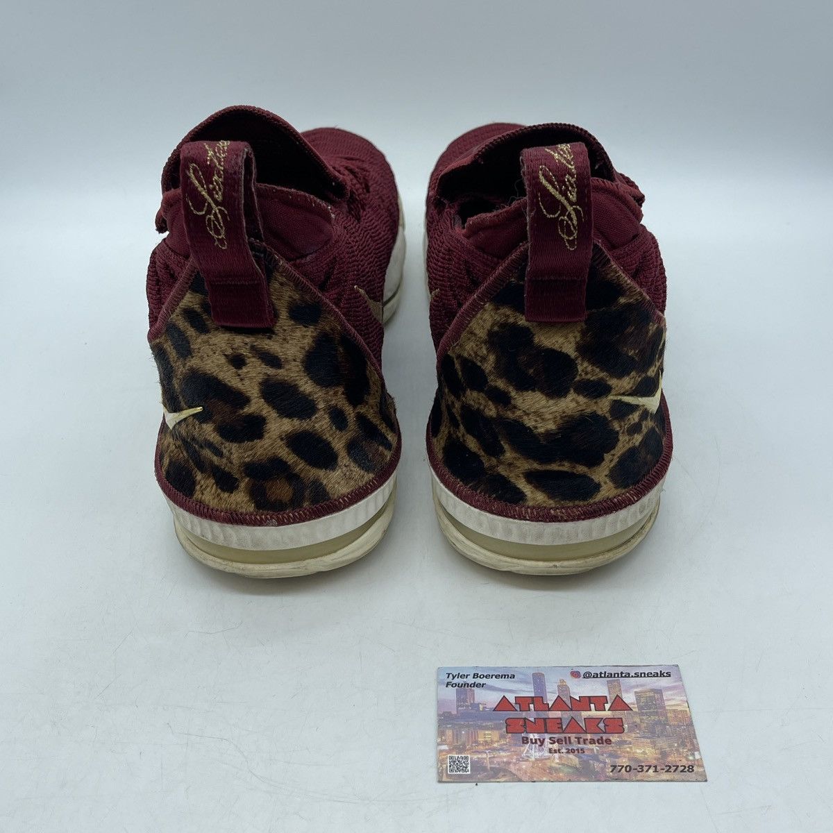 Jordan Brand Lebron 16 king Size US 12 / EU 45 - 3 Thumbnail