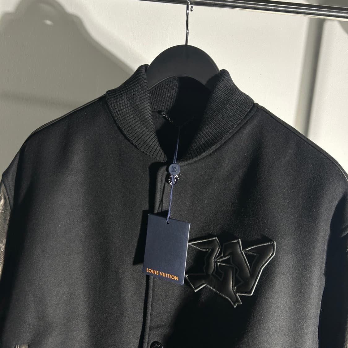 Louis Vuitton Louis Vuitton embossed leather and wool varsity jacket Size US L / EU 52-54 / 3 - 2 Thumbnail
