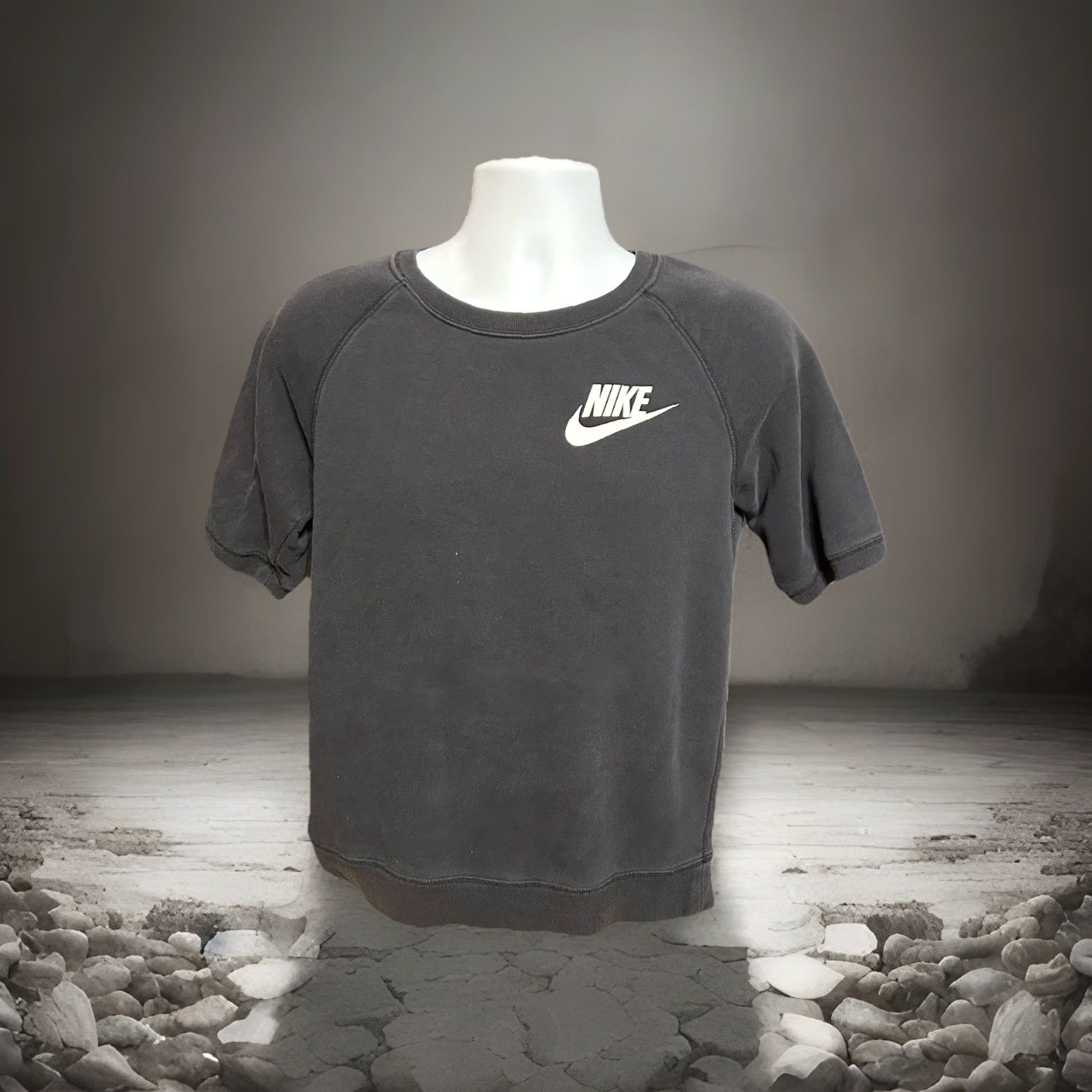Nike Nike Short Sleeve Sweatshirt Women S Small Black Crew Neck Swoosh Logo Gym Run Size S / US 4 / IT 40 - 5 Thumbnail