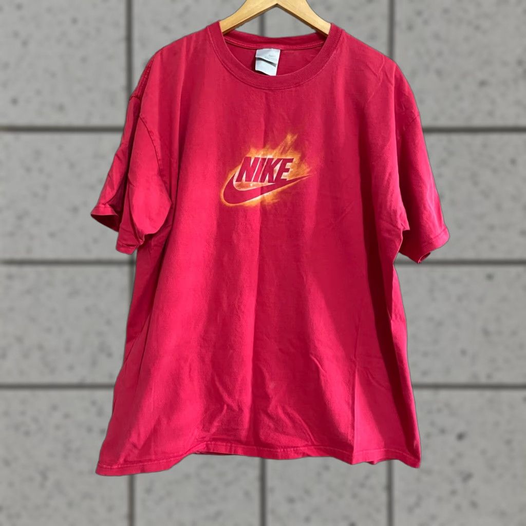 Nike VINTAGE Nike center swoosh shirt Mens T-Shirt 2XL Red Flames Nike silver tag Size US XXL / EU 58 / 5 - 1 Thumbnail
